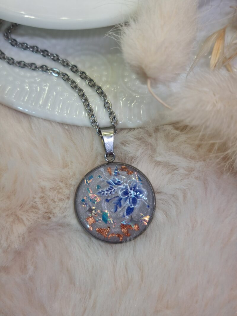 ✨ Collier « Cabochon Fleuri » – L'élégance de la nature à votre cou 🌸
