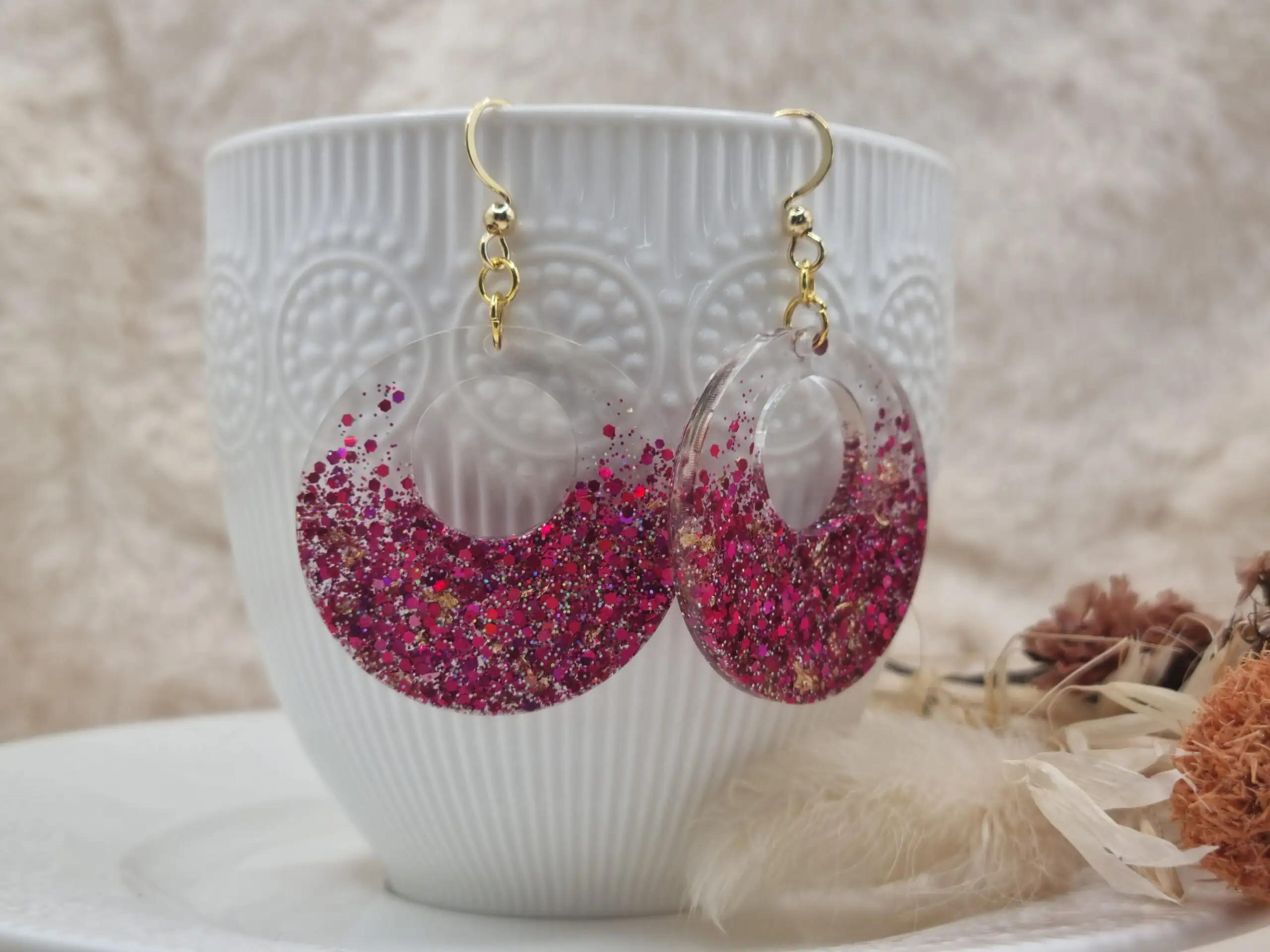 ✨ Boucles d’Oreilles Rondes Ajourées – Élégance et Légèreté au Quotidien 🌸 – Image 2