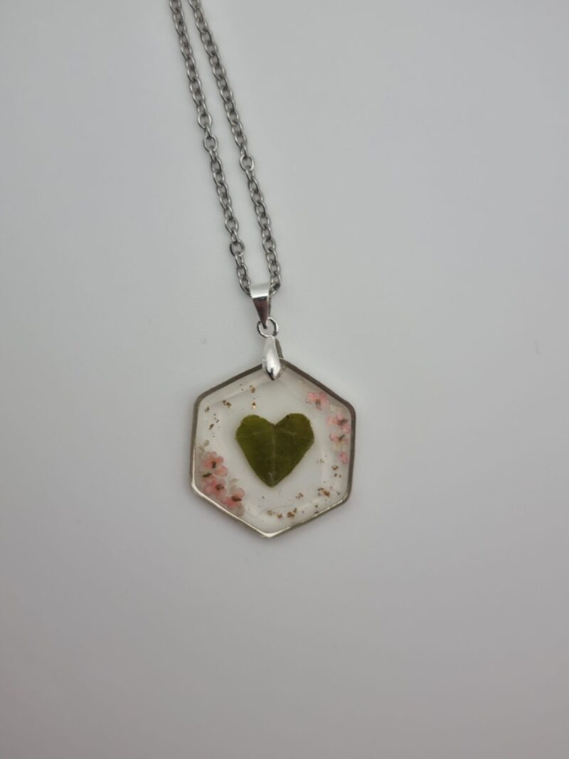 ✨ Pendentif Hexagonal « Cœur de Lierre » - Bijou Unique et Éternel ✨ – Image 3