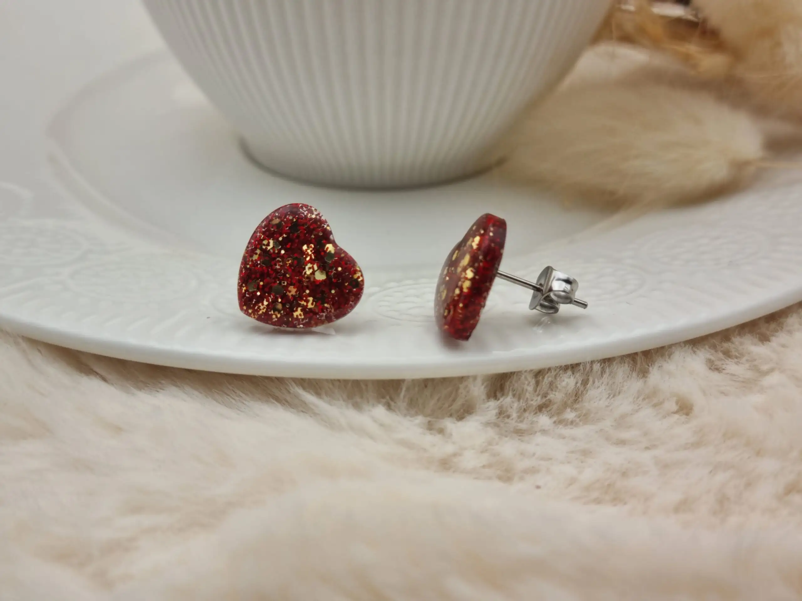 💖 Puces d'oreilles cœurs – Élégance et légèreté à vos oreilles !