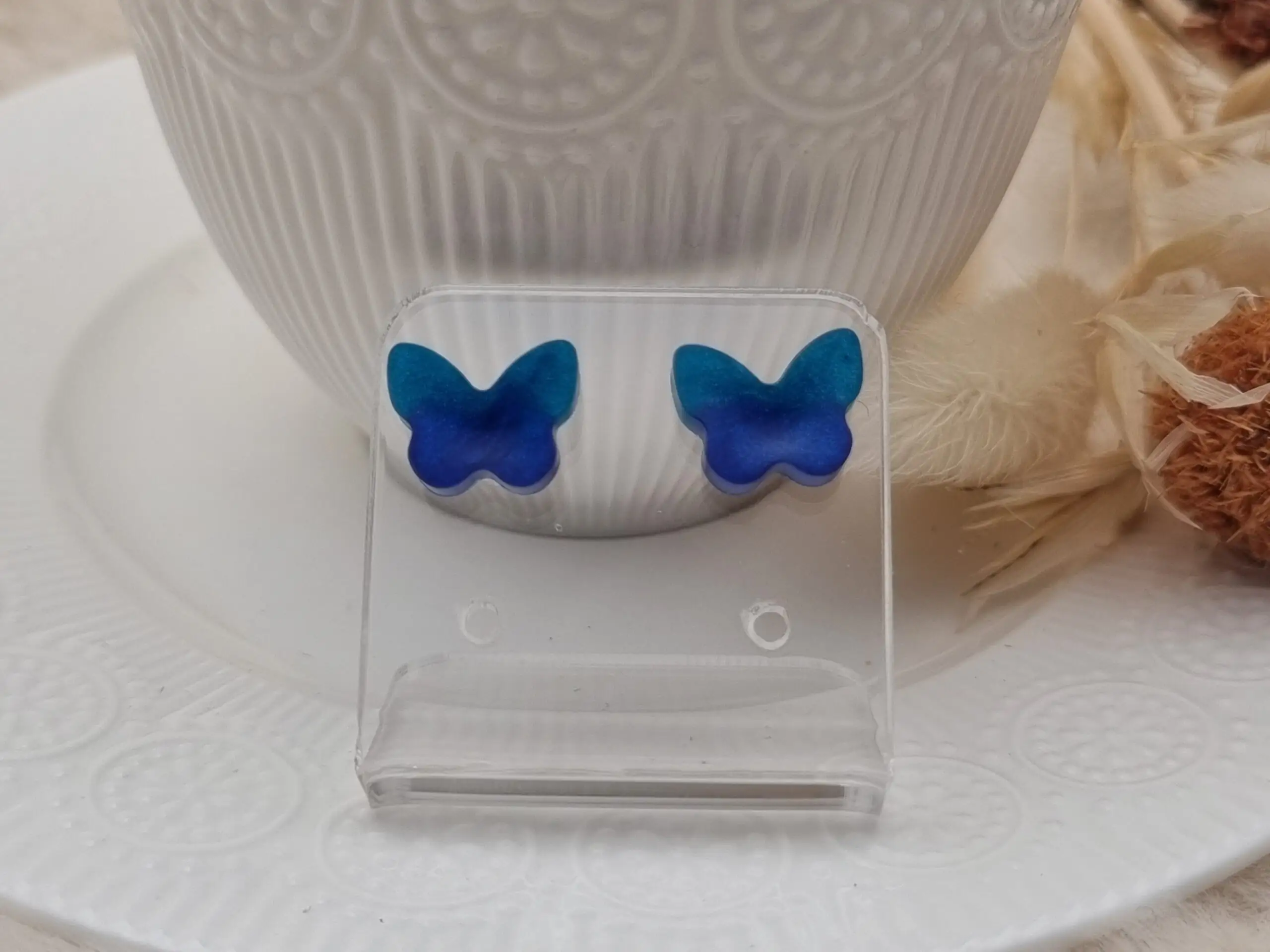 🌸 Puces d'oreilles Papillons – Élégance et Légèreté à Porter ! 🦋
