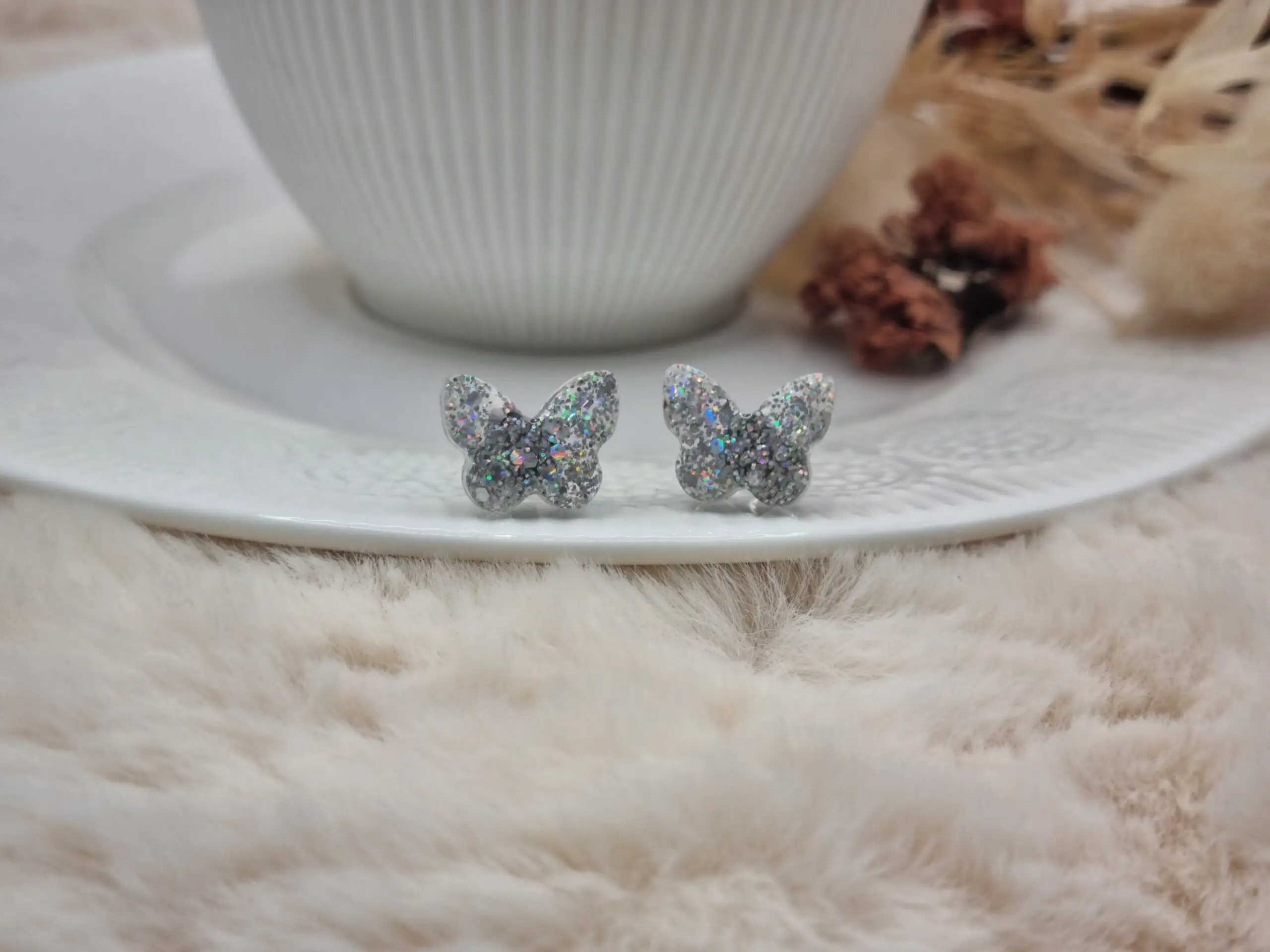 🌸 Puces d'oreilles Papillons – Élégance et Légèreté à Porter ! 🦋