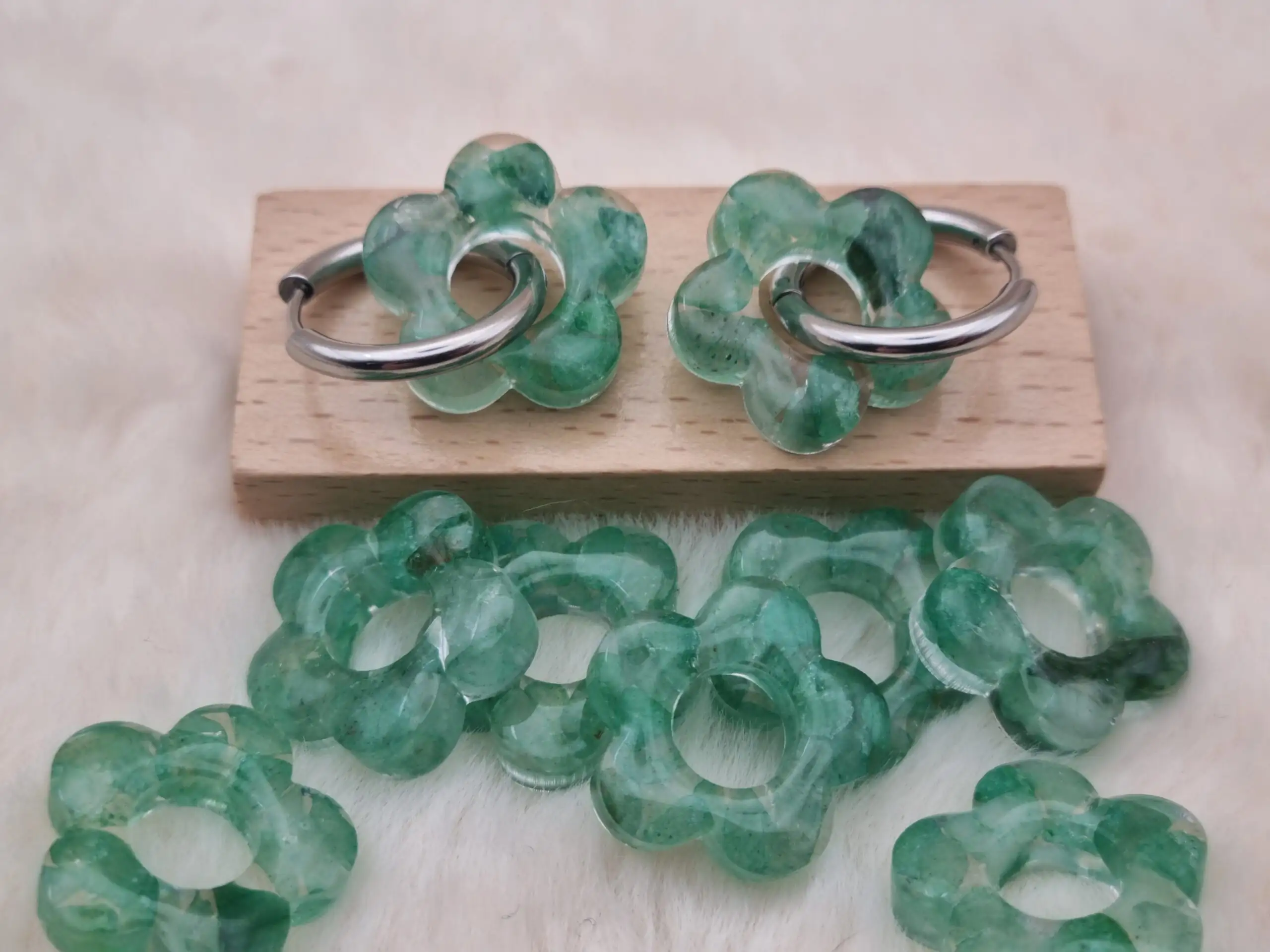 Créoles Interchangeables Fleuries - Aventurine Verte- 🌸✨ – Image 4