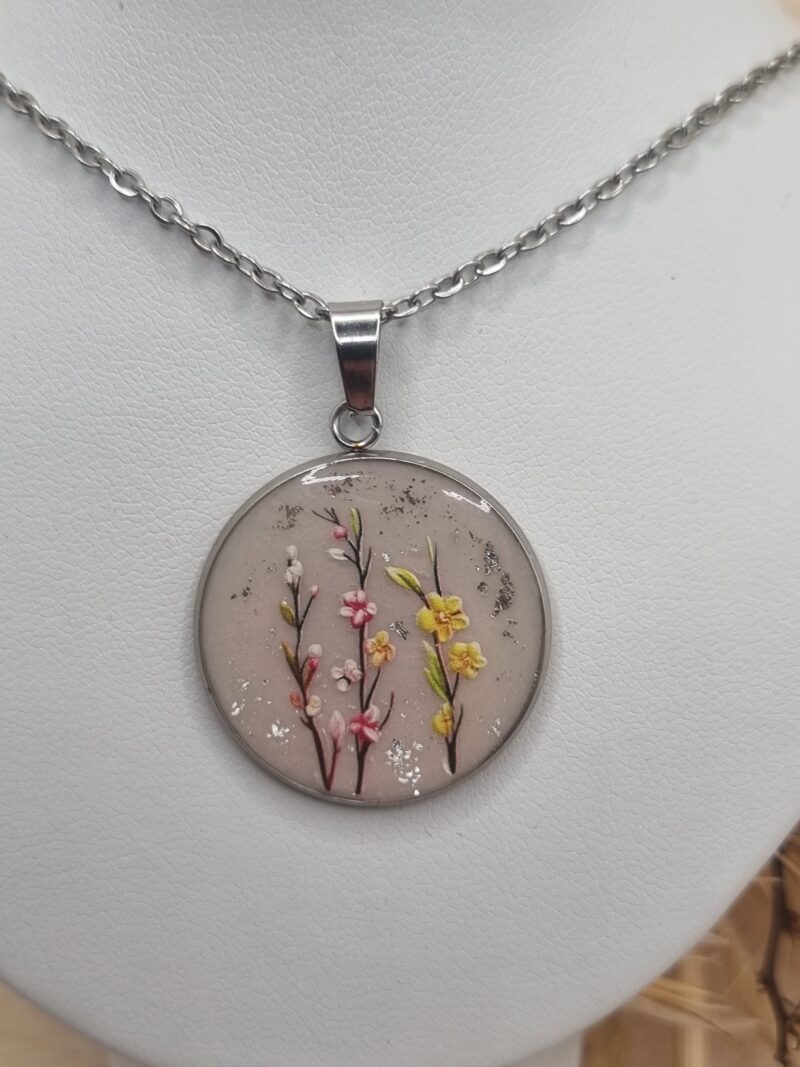 🌺 Pendentif Rond – Le Printemps 🌺