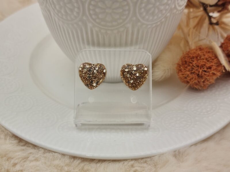 💖 Puces d'oreilles cœurs – Élégance et légèreté à vos oreilles !