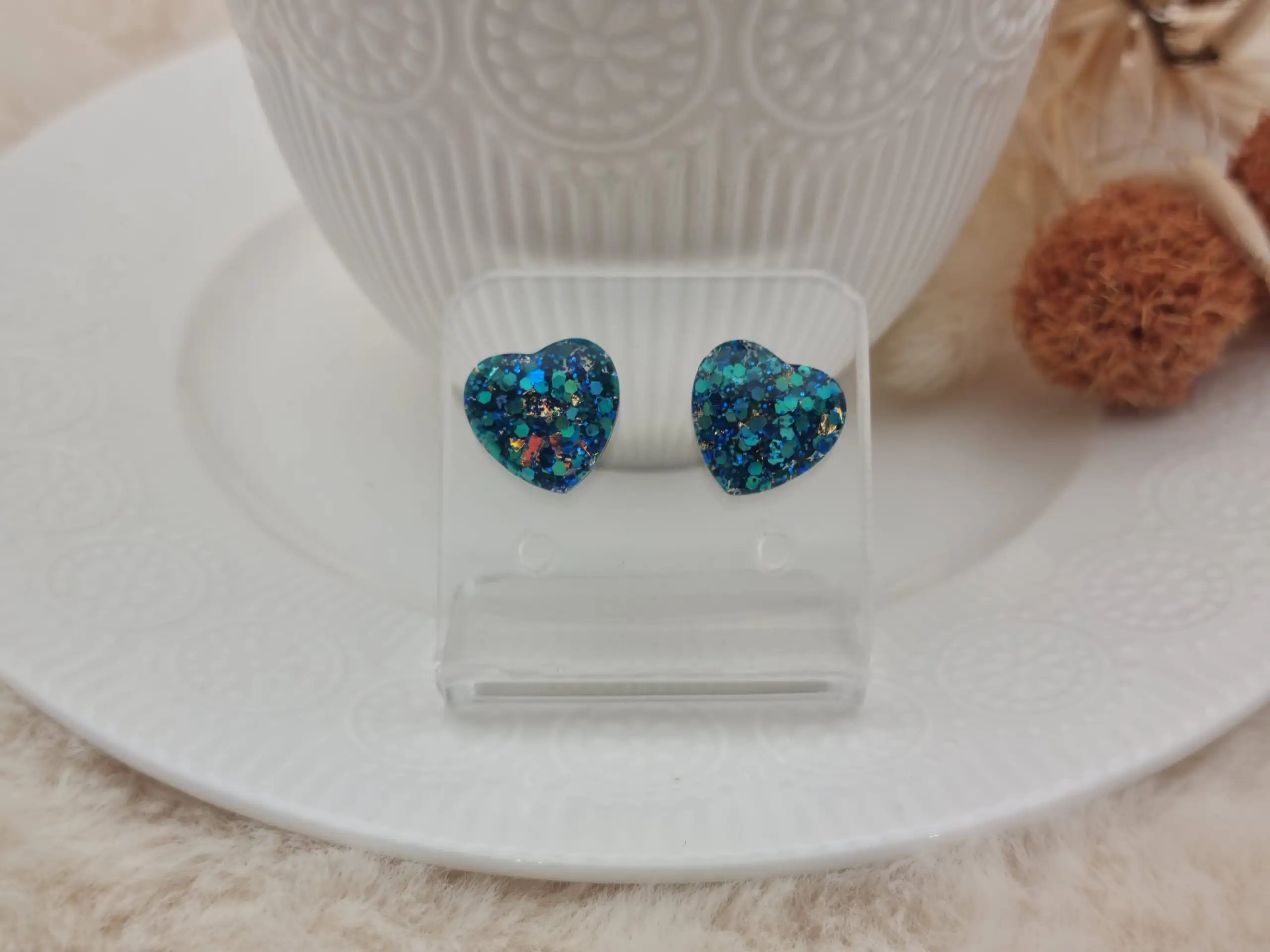 💖 Puces d'oreilles cœurs – Élégance et légèreté à vos oreilles !