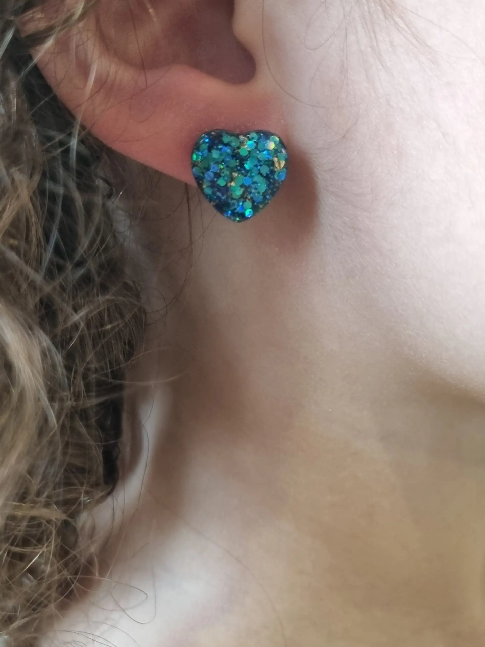 💖 Puces d'oreilles cœurs – Élégance et légèreté à vos oreilles ! – Image 3