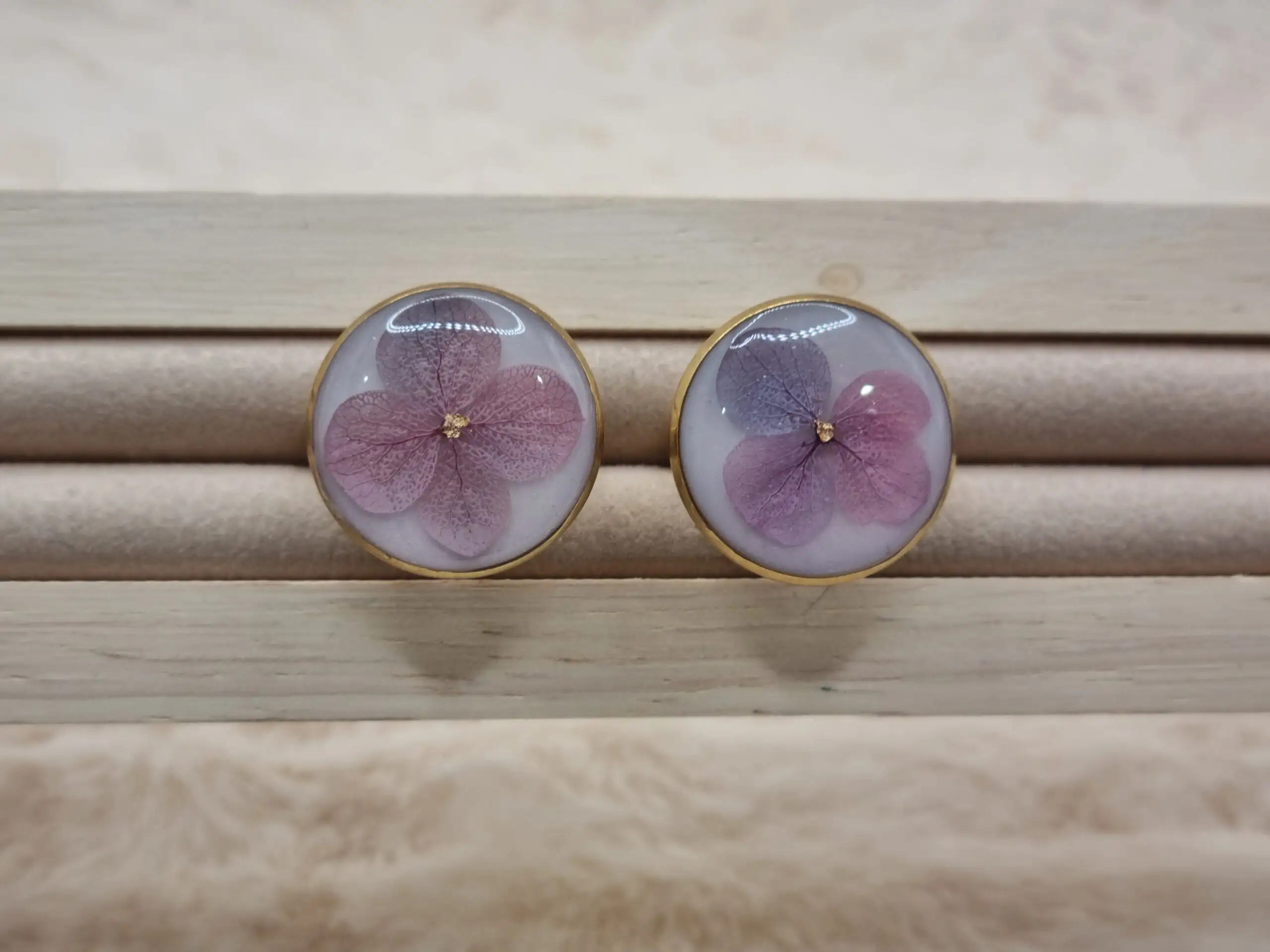 ✨ Bague Cabochon Réglable doré -Hortensia rose 🌺 – Élégance Unique pour Vos Mains ! ✨ – Image 5