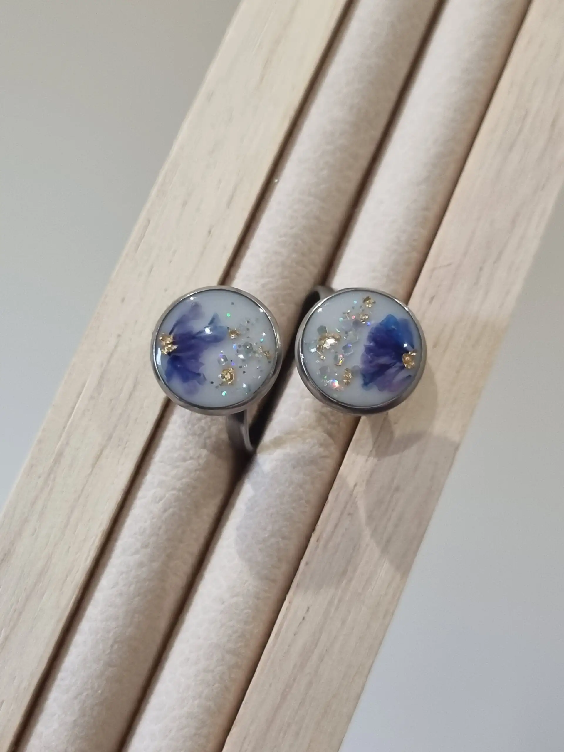 ✨ Bague Deux Cabochons, Réglable en Résine et Acier – Élégance Unique pour Vos Mains ! ✨
