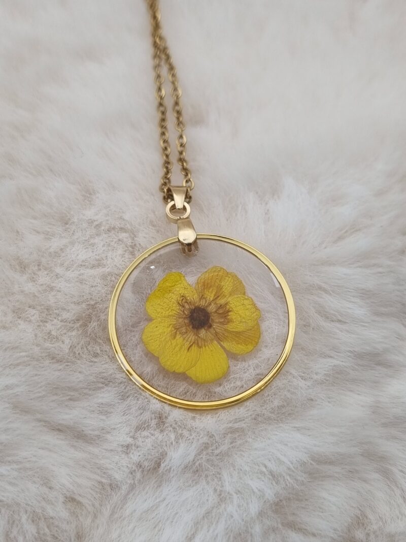 ✨ Collier acier doré, petit model « Bouton d'Or » – Un éclat de nature autour de votre cou 🌼 – Image 2