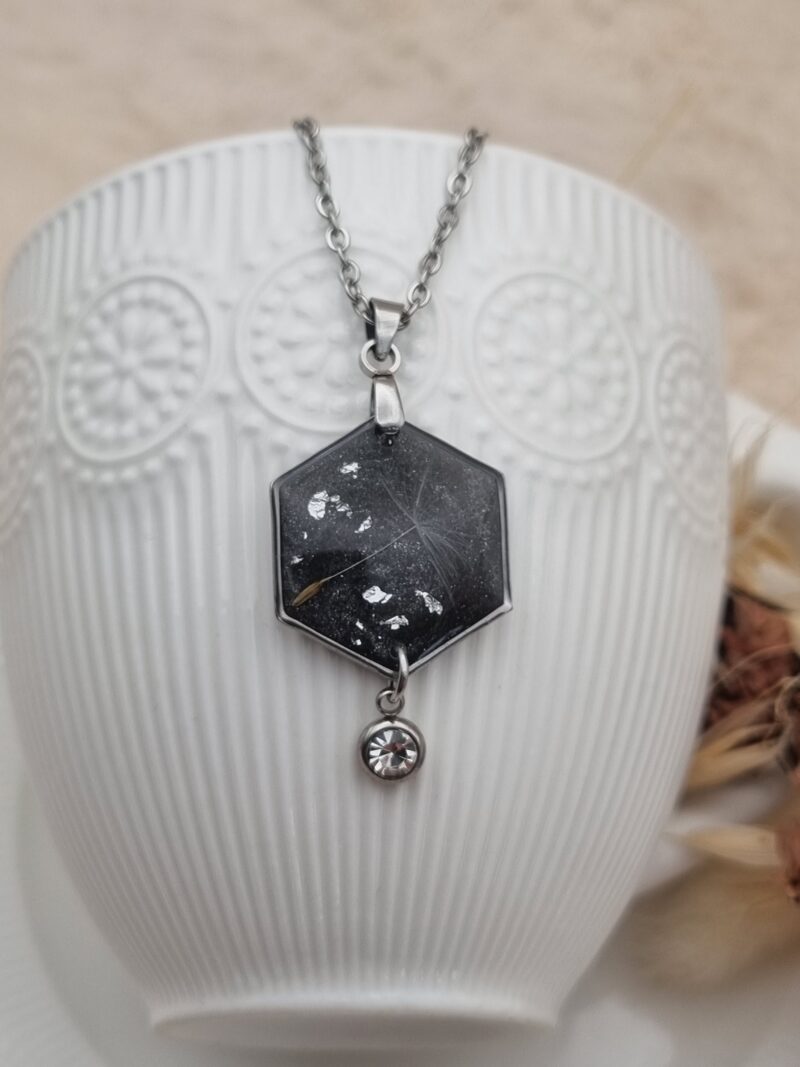 🌸 Pendentif hexagonal « Akènes de Pissenlit » et sa pampille – Légèreté, Espoir et Renouveau ✨