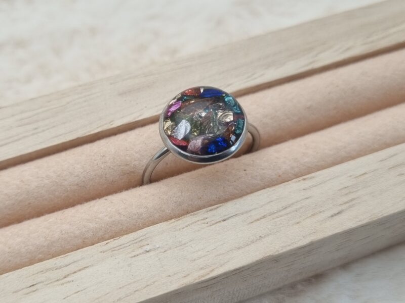 ✨ Bague Cabochon Réglable en Résine et Acier "éclats de verre" – Élégance Unique pour Vos Mains ! ✨