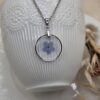 🌼 Pendentif Fleur de Myosotis  – Élégance Naturelle 🌿