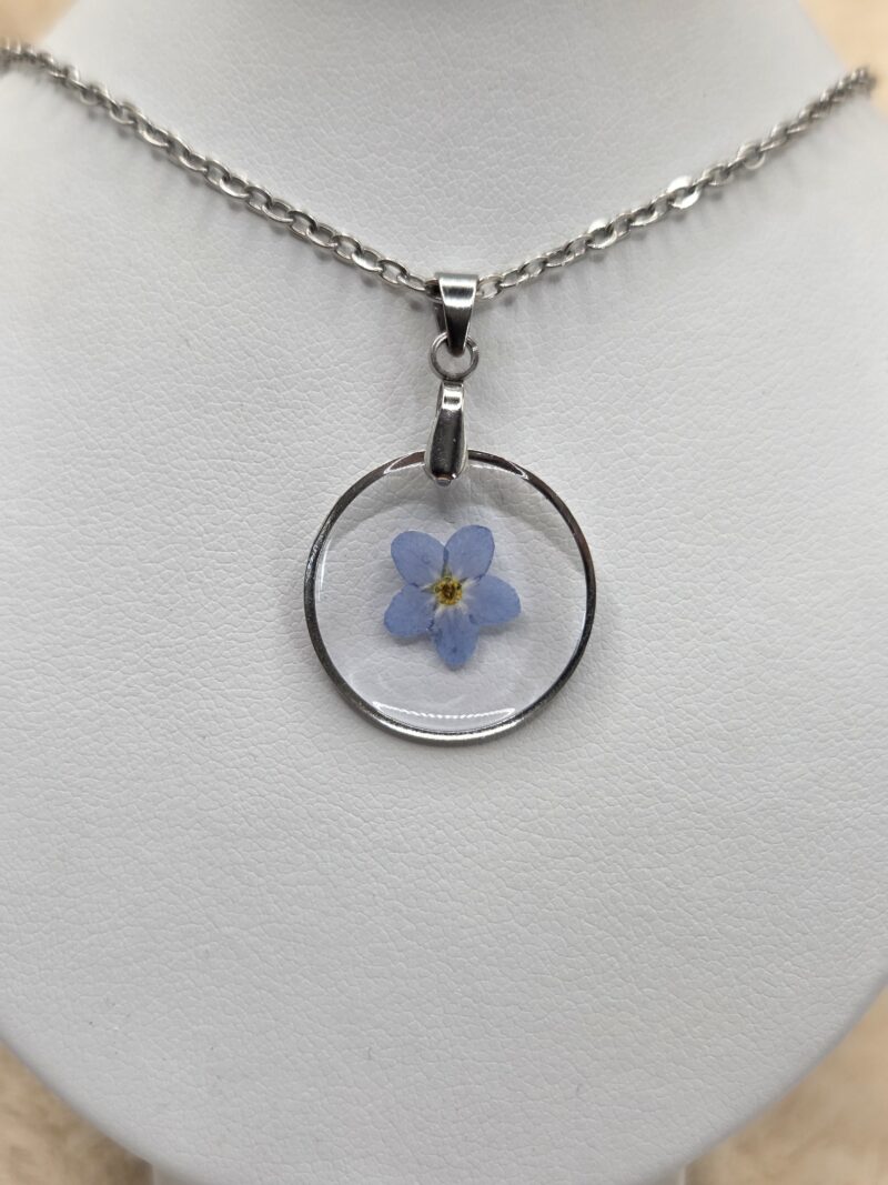 🌼 Pendentif Fleur de Myosotis  – Élégance Naturelle 🌿 – Image 2