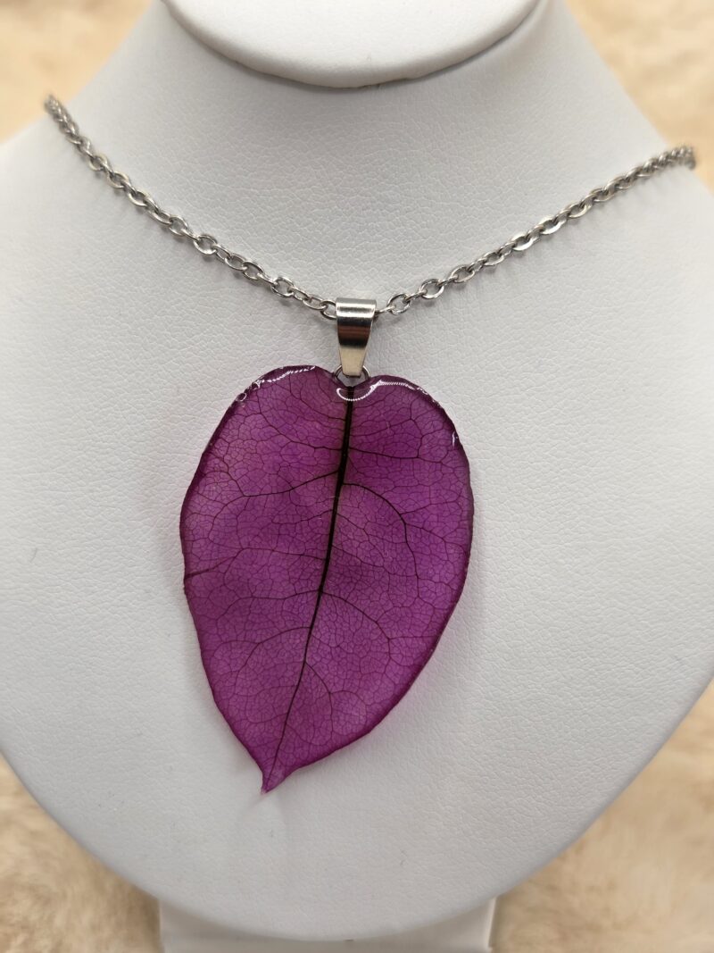 🌺 Pendentif Pétale de Bougainvillier Résiné – Élégance Florale & Naturelle – Image 4