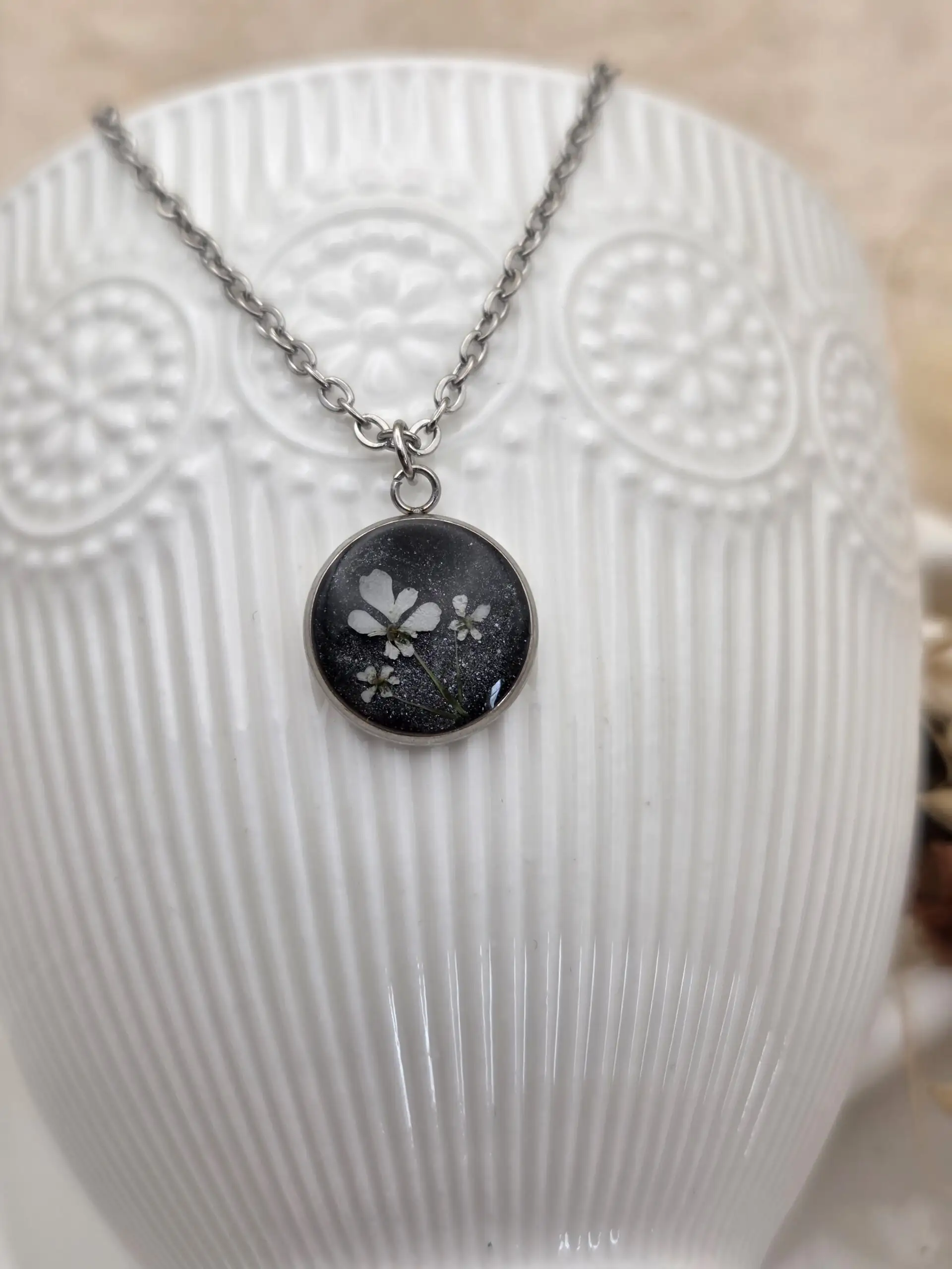 🌼 Collier Cabochon " Fleurs de Carotte Sauvage " – Acier Inoxydable – Image 4