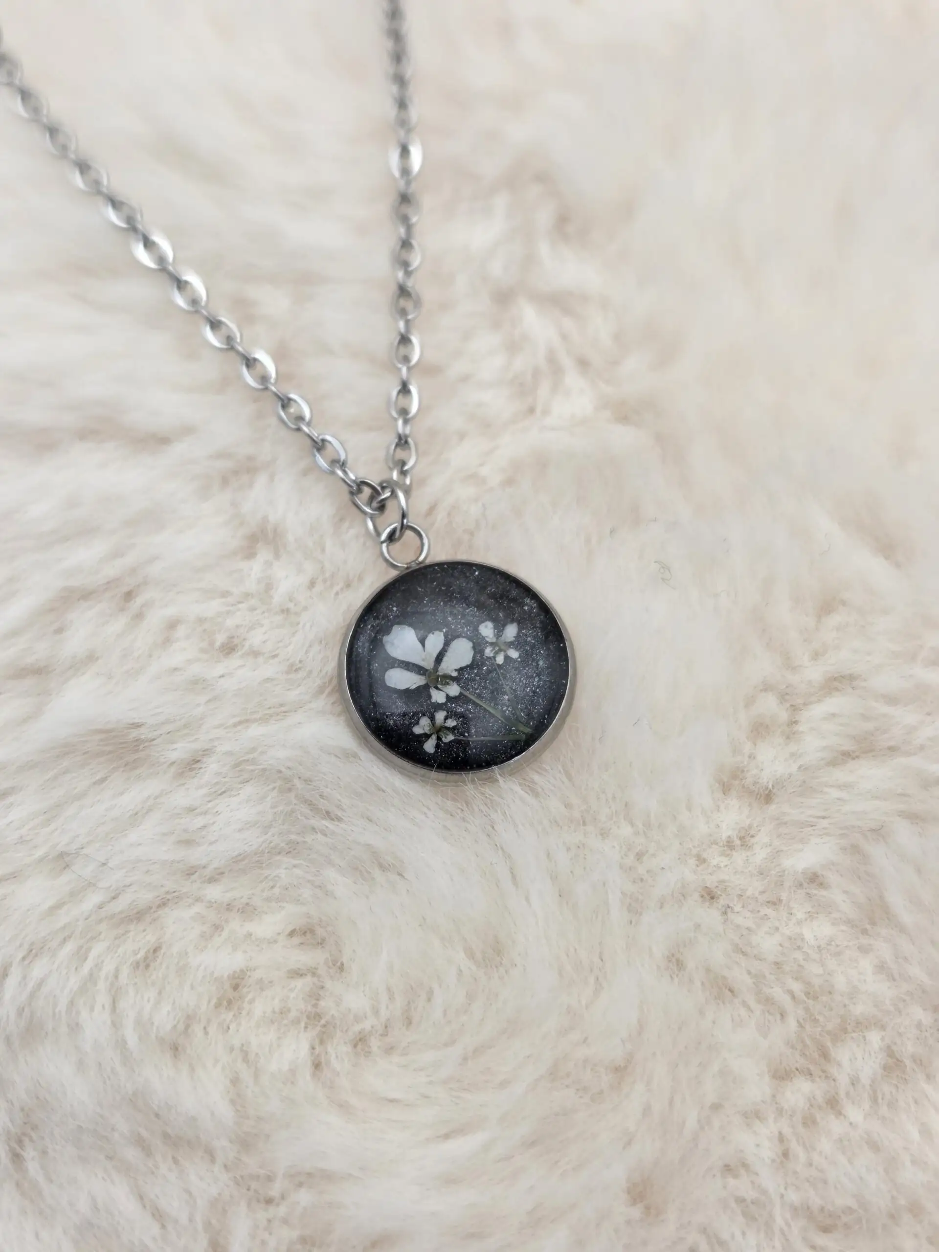 🌼 Collier Cabochon " Fleurs de Carotte Sauvage " – Acier Inoxydable – Image 2