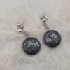 🤍✨ Boucles d’Oreilles Pendantes – Cabochons Fleurs de Carotte Sauvage et touche dorée | Acier Inoxydable
