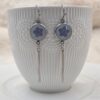 💙 Boucles d'Oreilles Pendantes – Myosotis Séchés & Fond Blanc