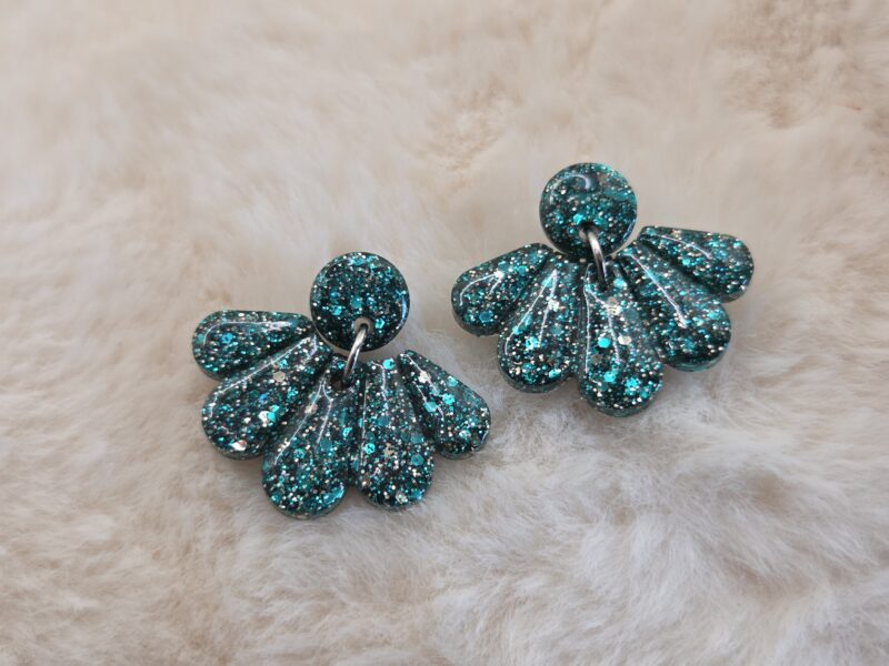 🌊 Boucles d’Oreilles Éventails Scintillants ✨
