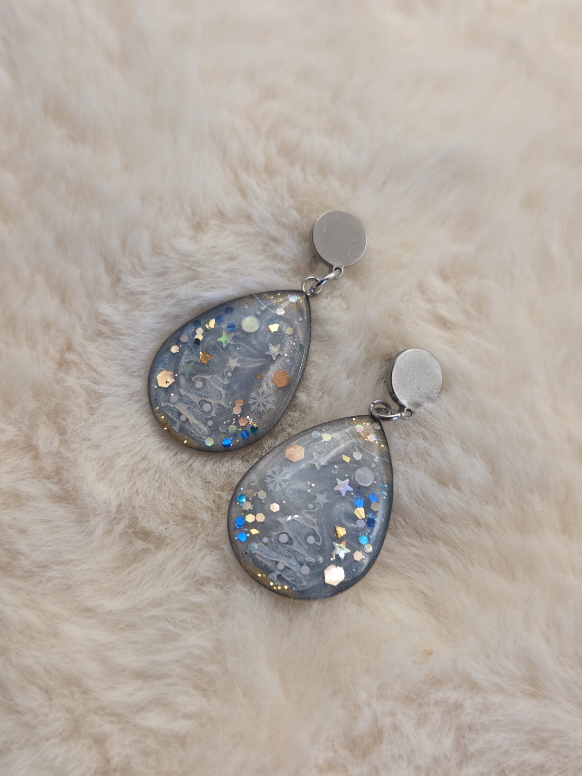 🎄 Boucles d’oreilles pendantes “Sapins Enneigés” ❄️💙 – Image 2