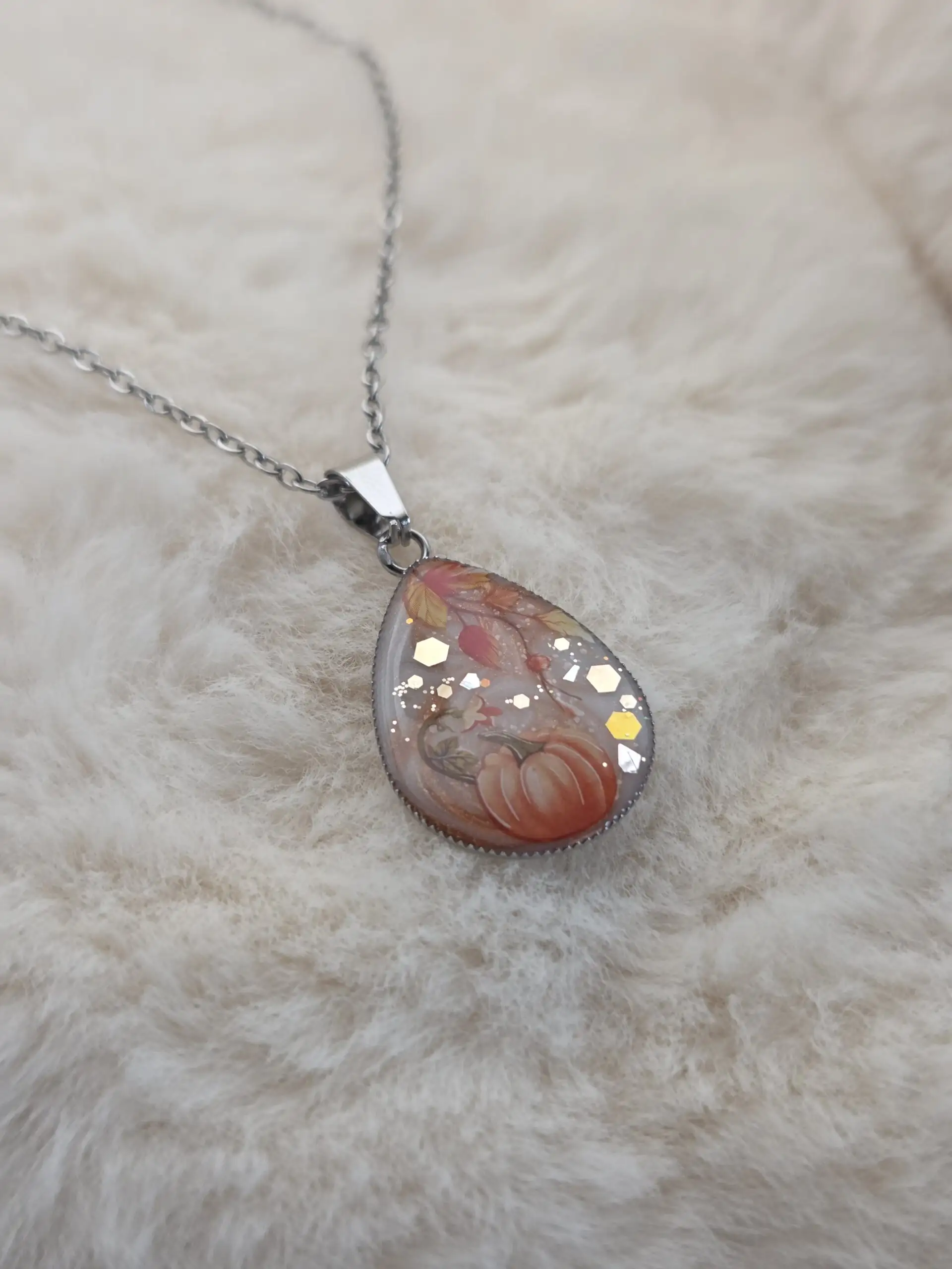 🎃🍂 Éclat d’Automne – Pendentif Goutte Nacré & Bronze Scintillant ✨💧 – Image 3