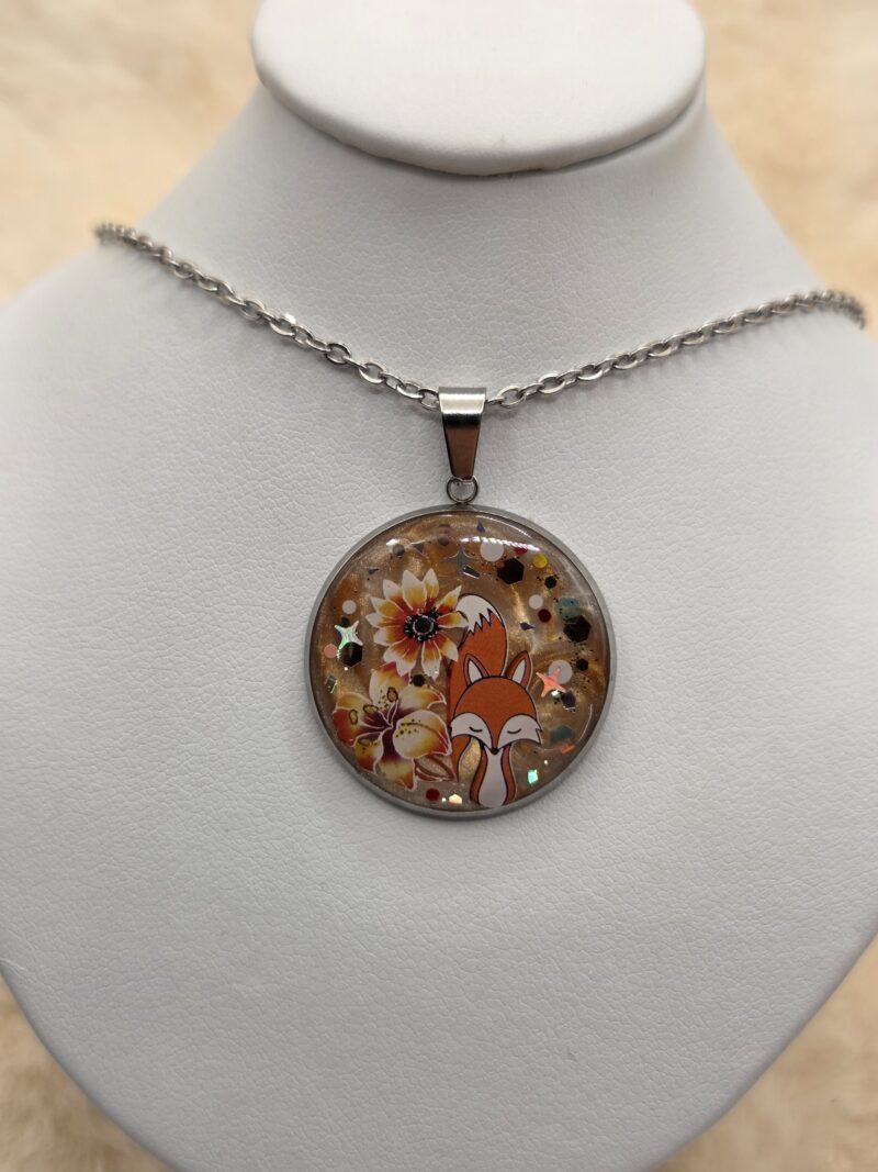 🦊 Pendentif « Renard d’Automne » – Cabochon 25 mm