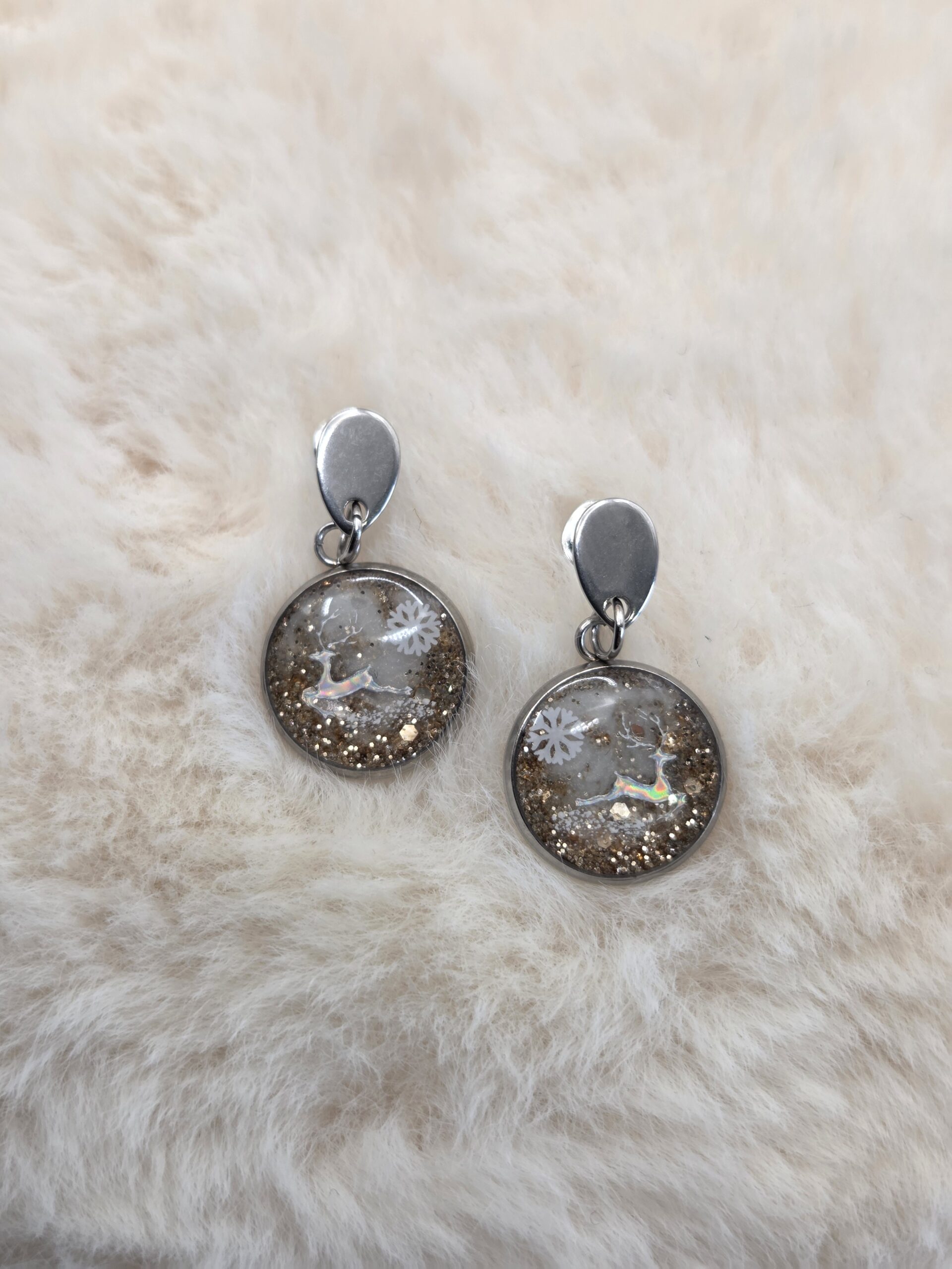 🎄 Boucles d’oreilles “Renne Magique” – L’esprit féerique de Noël ✨