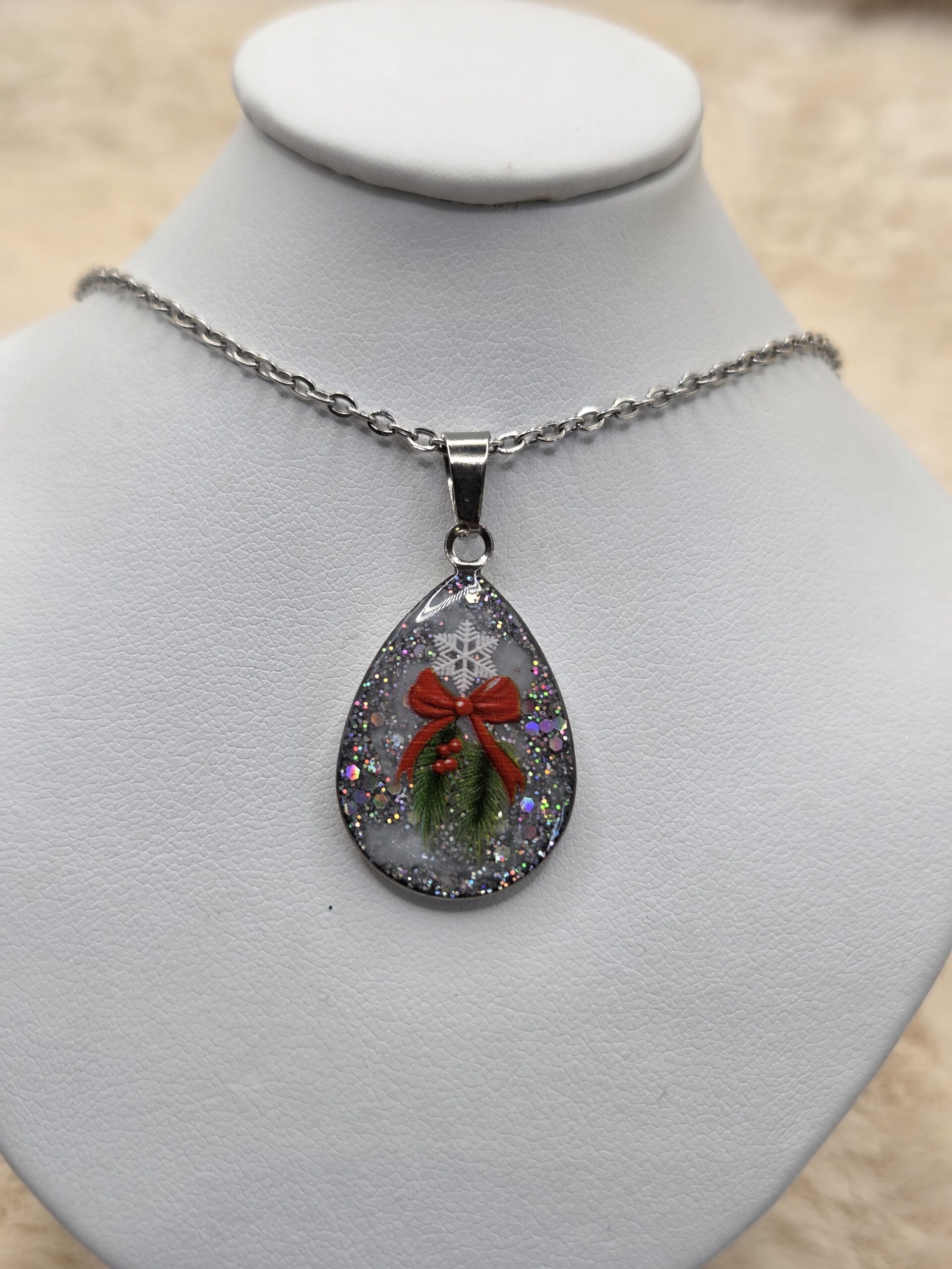 ❄️ Pendentif “Féerie de Noël” – Scintillance & magie des fêtes 🎄✨ – Image 3