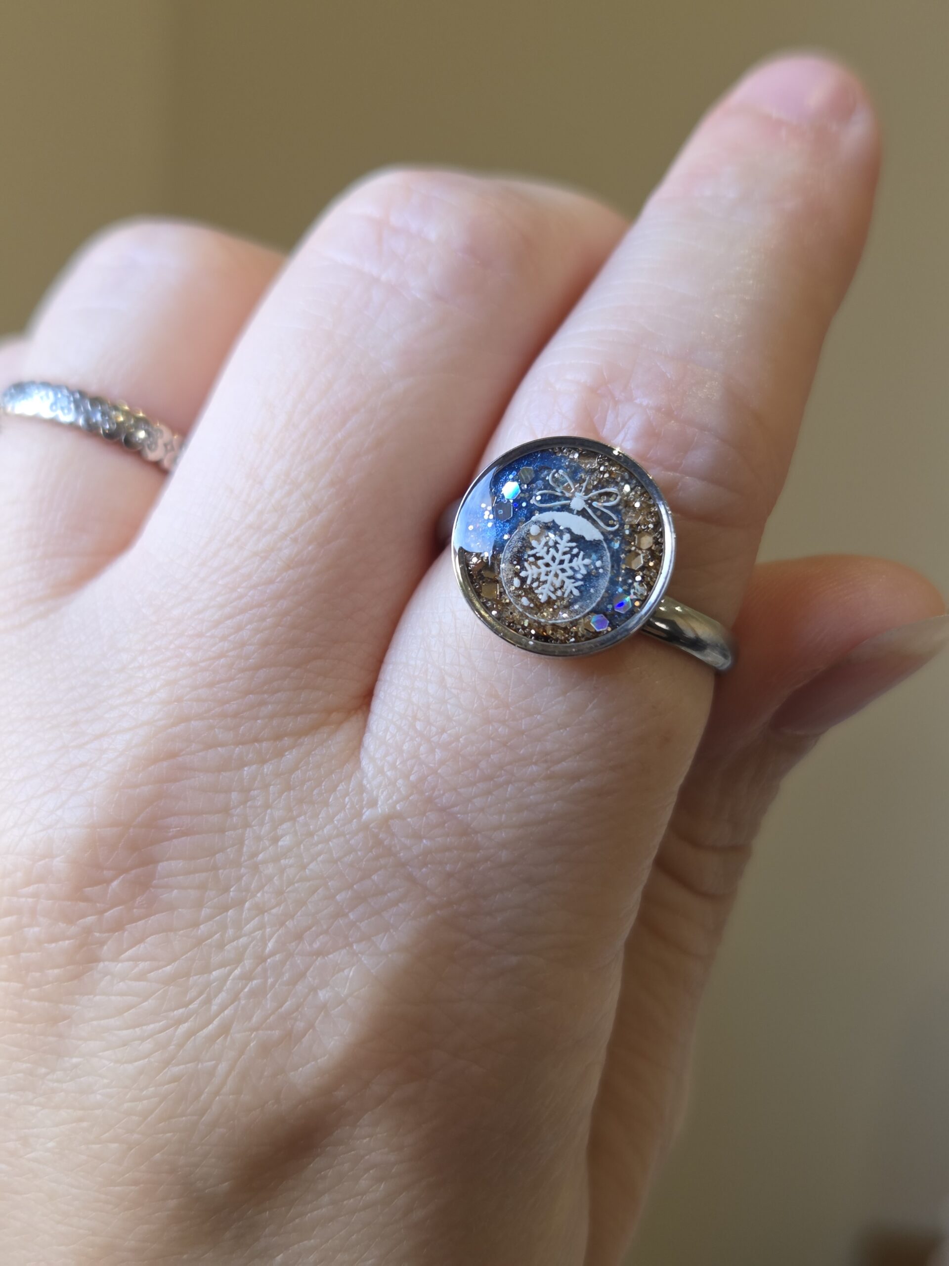 ❄️ Bague “Boule de Neige” – L’éclat magique de Noël ✨
