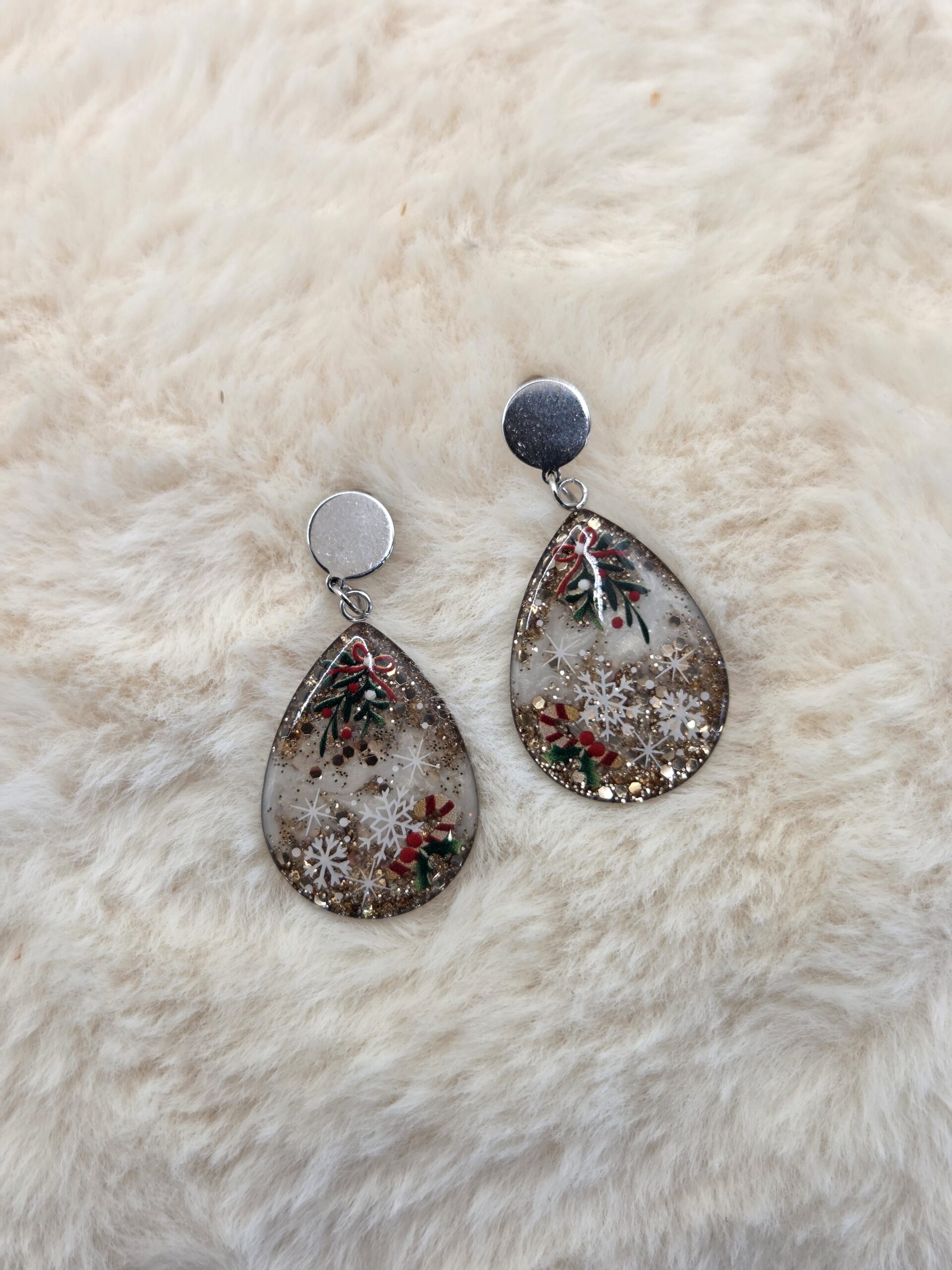❄️ Boucles d'oreilles “Goutte Festive” – Brillance & esprit de Noël ✨