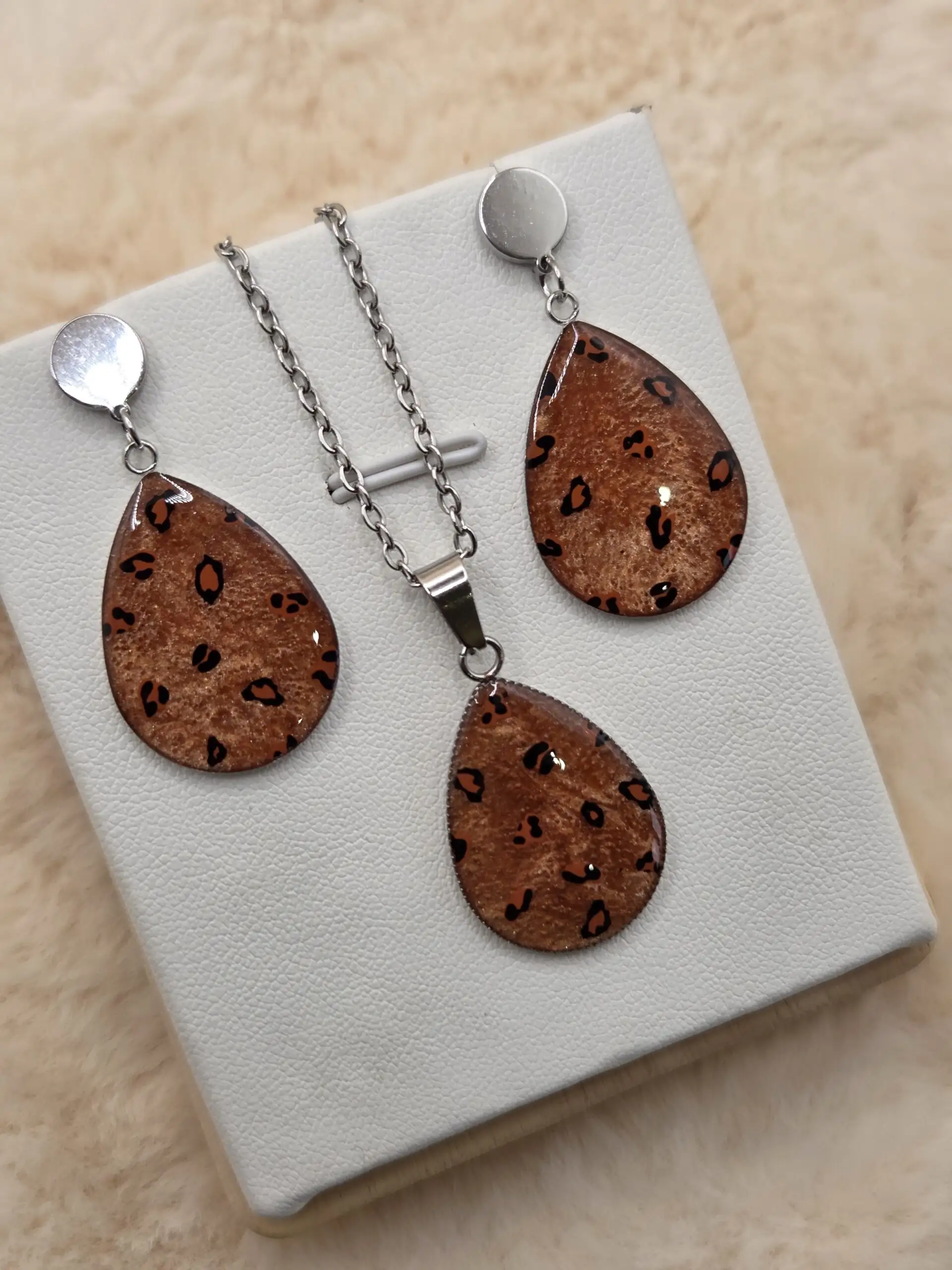 đâš Boucles dâOreilles Cabochon Gouttes â Bronze Brillant & Motifs LĂ©opard âšđ â Image 2