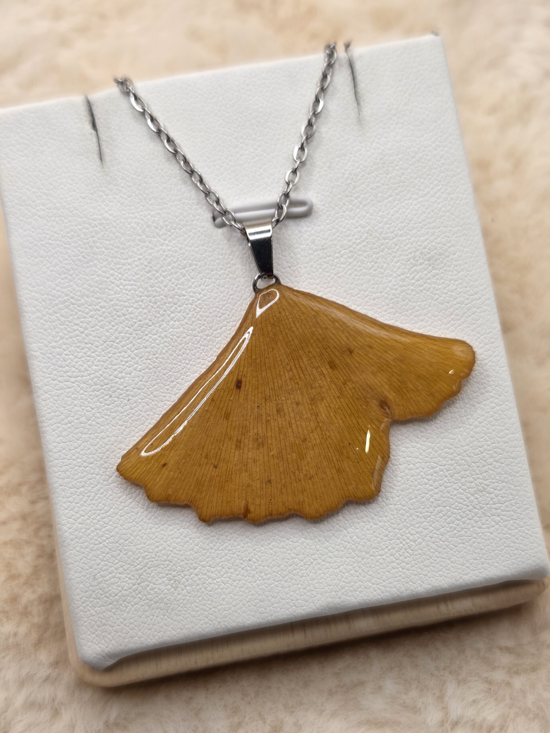 🌟 Pendentif Feuille de Ginkgo Véritable – Acier Inoxydable & Élégance Naturelle 🌟 – Image 2