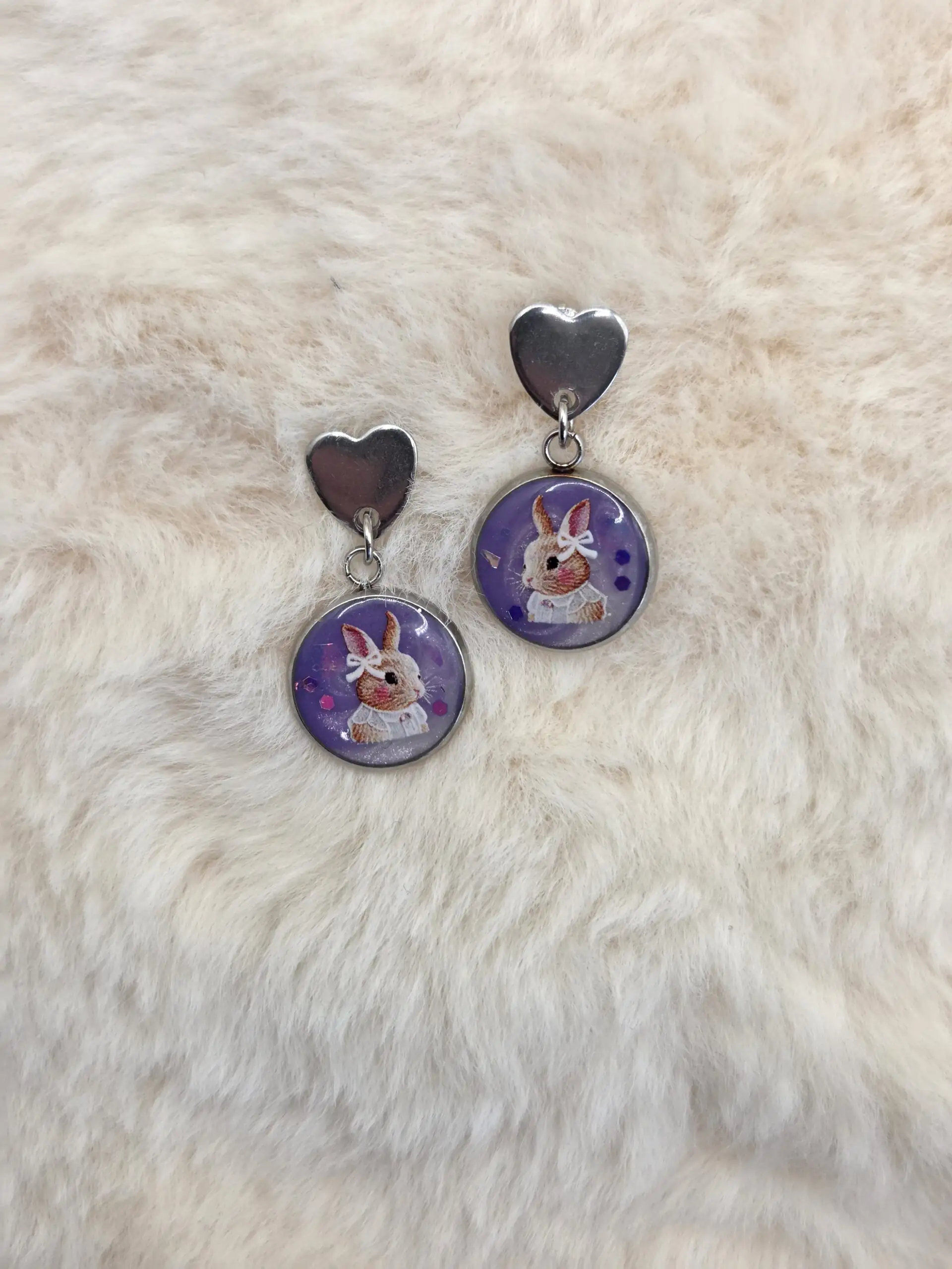 đđ Boucles dâOreilles Pendantes Cabochon Rond â Petit Lapin & Paillettes | Attaches CĆur â Image 2