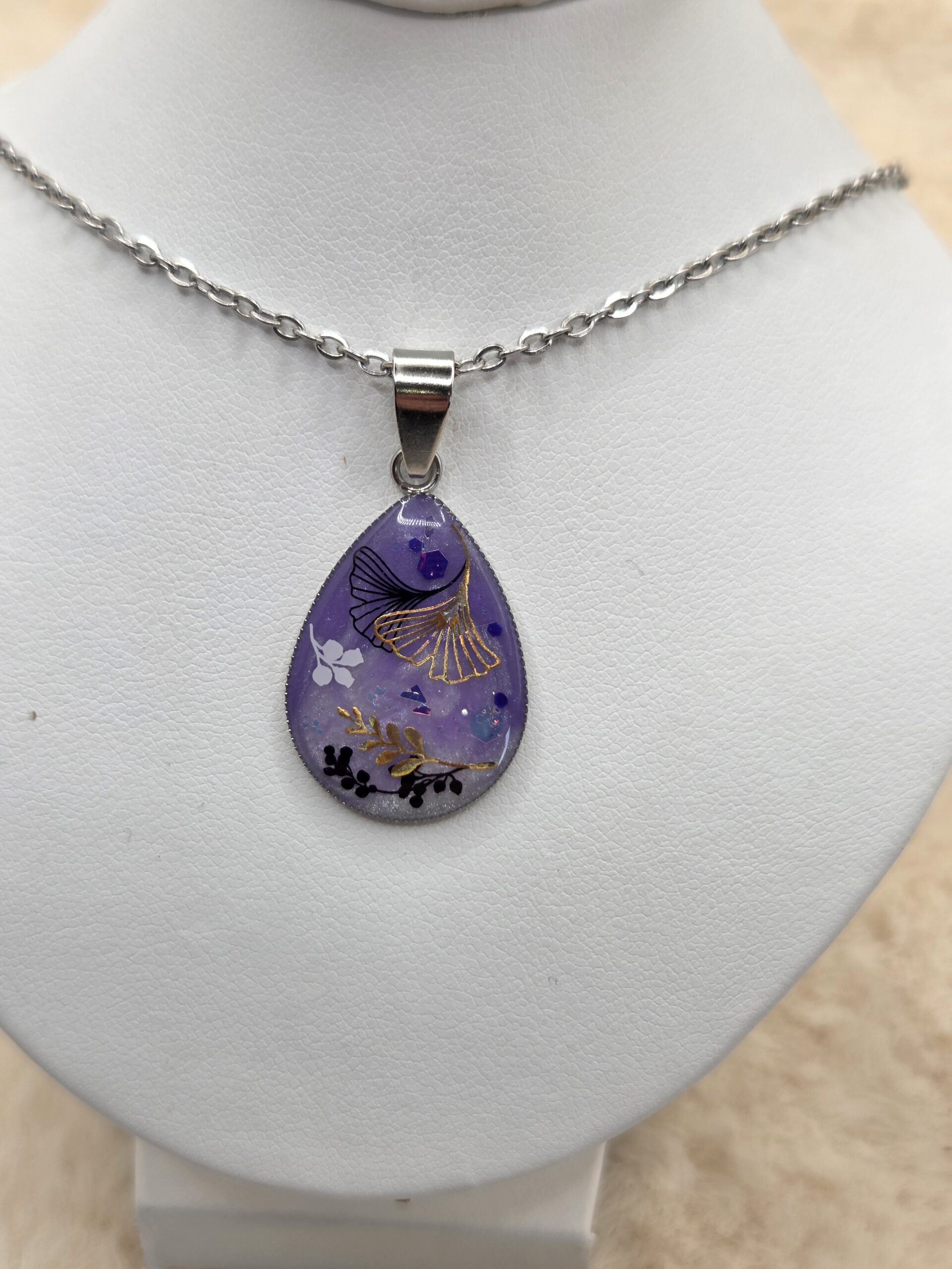 🌿💜 Pendentif Ovale Goutte – Motifs Feuillage et Ginkgo Biloba – Image 2