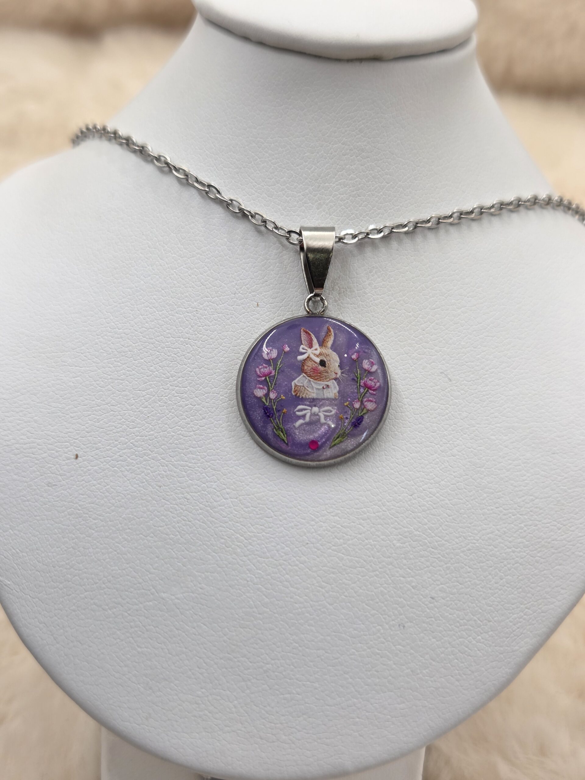 🌼 Pendentif Cabochon Rond – Acier Inoxydable & Petit Lapin – Image 2