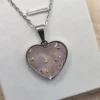 💕✨ Pendentif Cœur – Quartz Rose & Détails Dorés