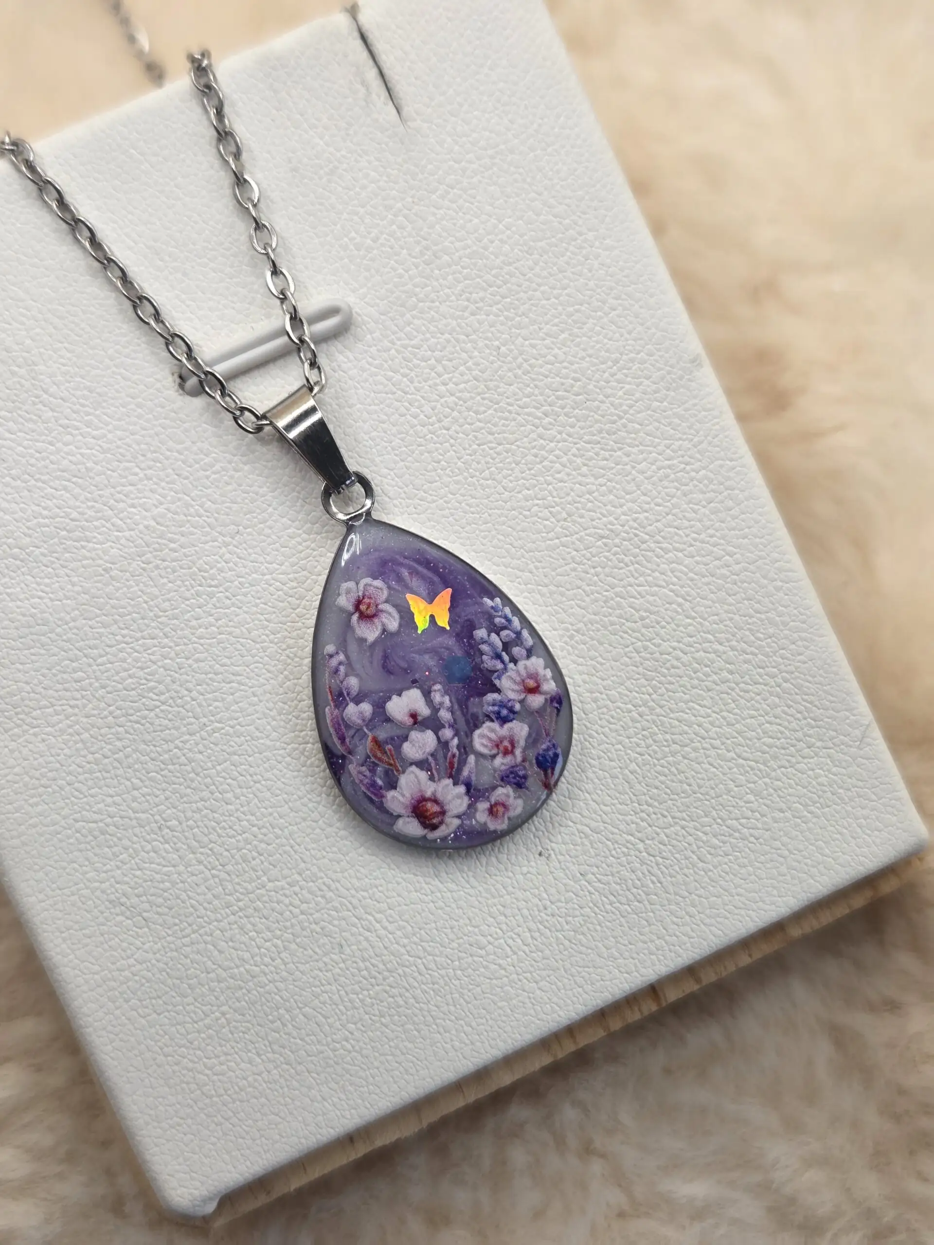 💜🦋 Pendentif – Goutte florale & papillon – Image 4