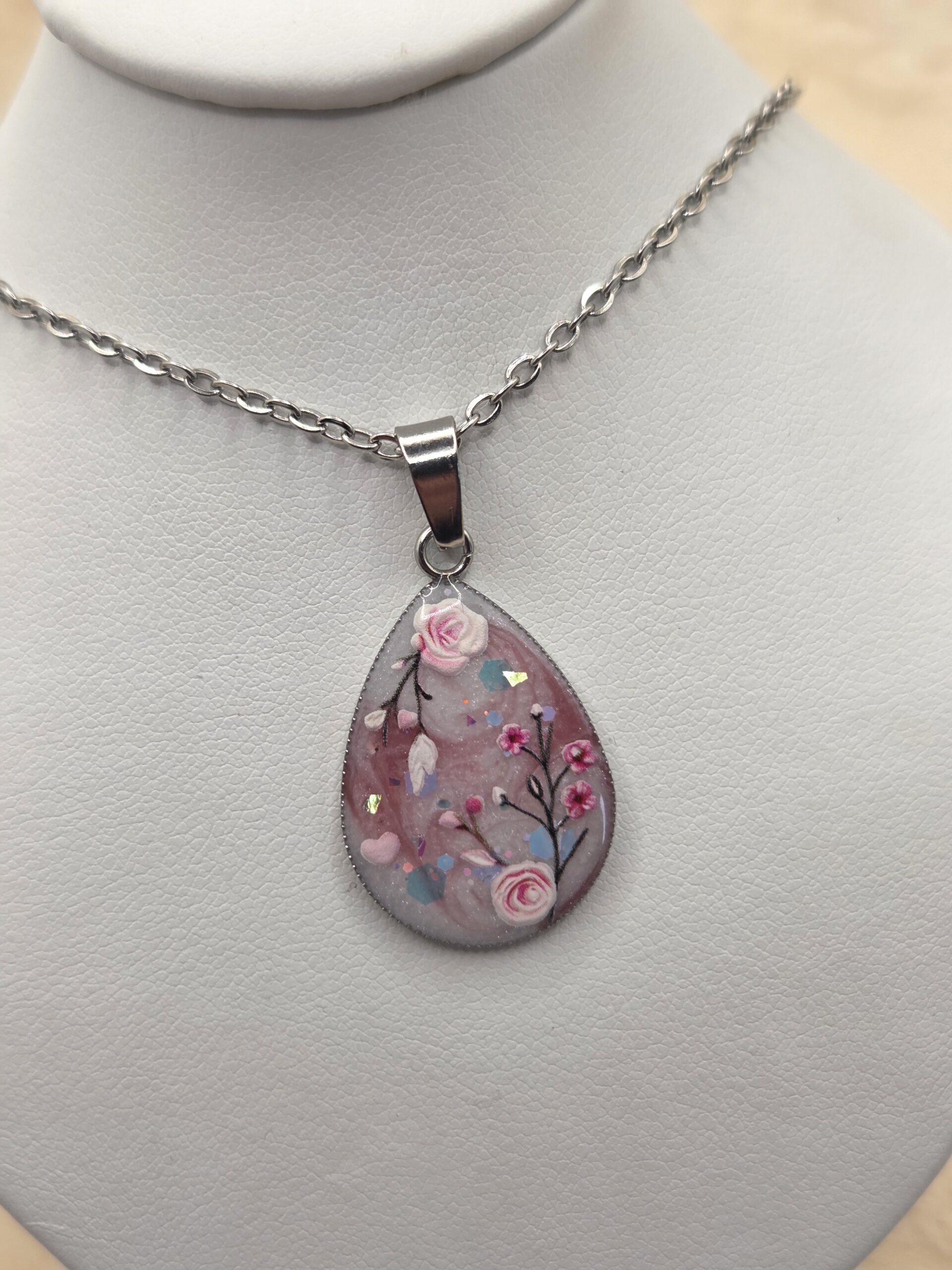 🌸✨ Pendentif cabochon – Goutte florale rose poudré & nacré – Image 3