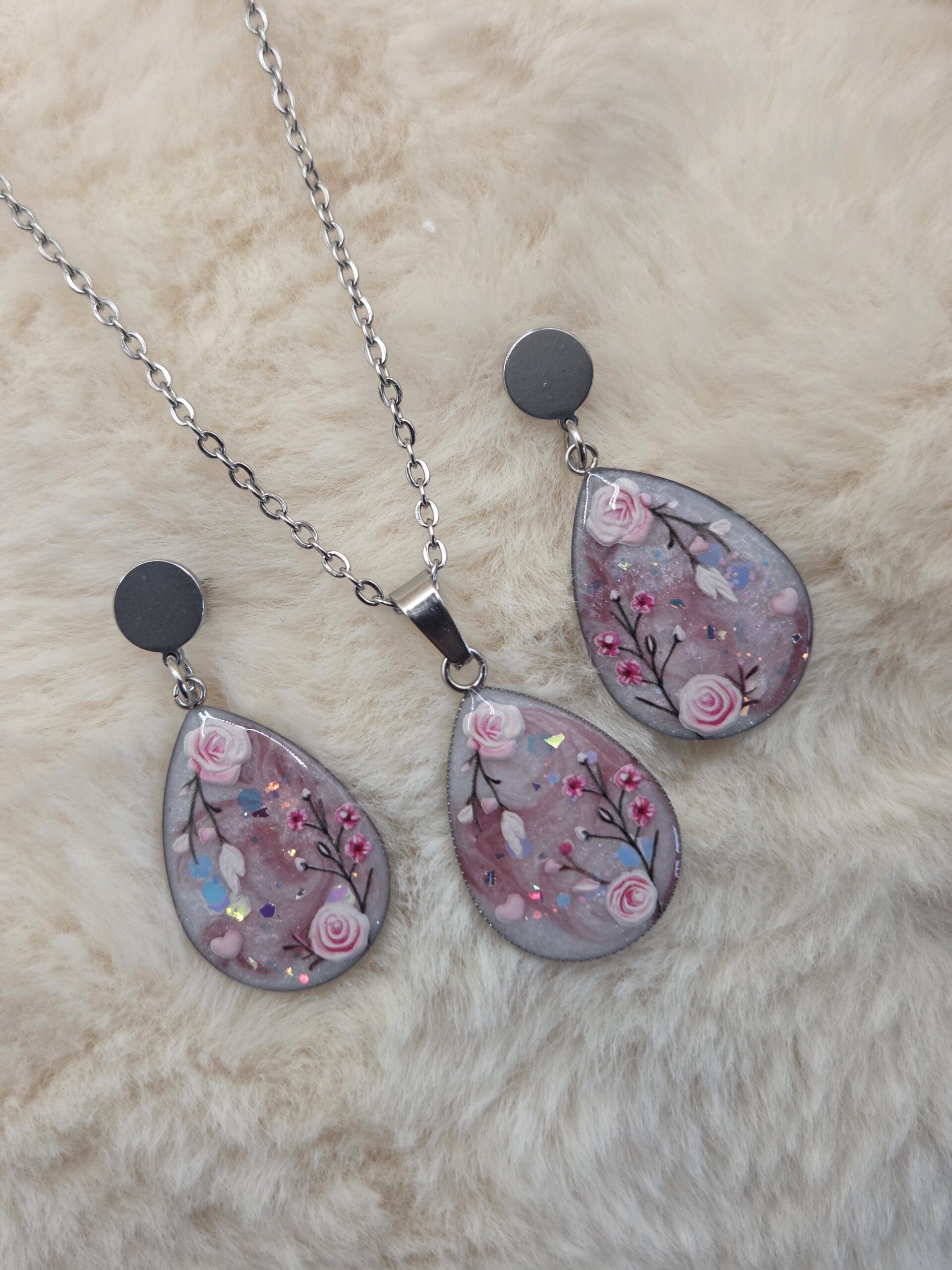 🌸✨ Pendentif cabochon – Goutte florale rose poudré & nacré – Image 4