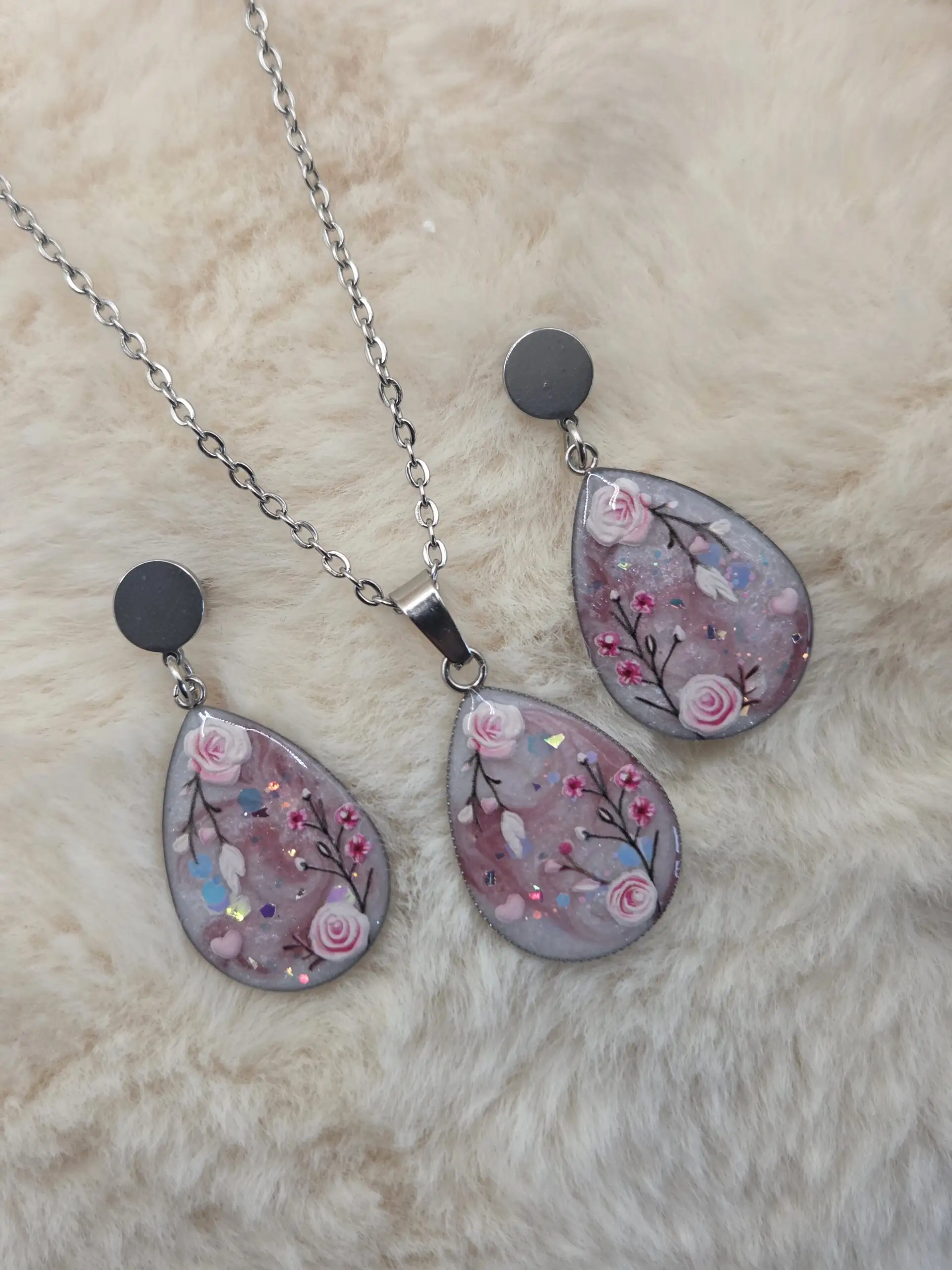 🌸✨ Pendentif cabochon – Goutte florale rose poudré & nacré – Image 4