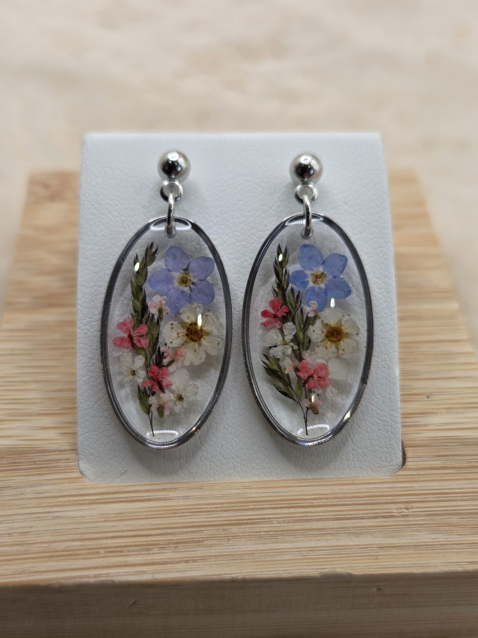 🌿🌸 Boucles d’oreilles ovales pendantes – Fleurs séchées printanières – Image 2