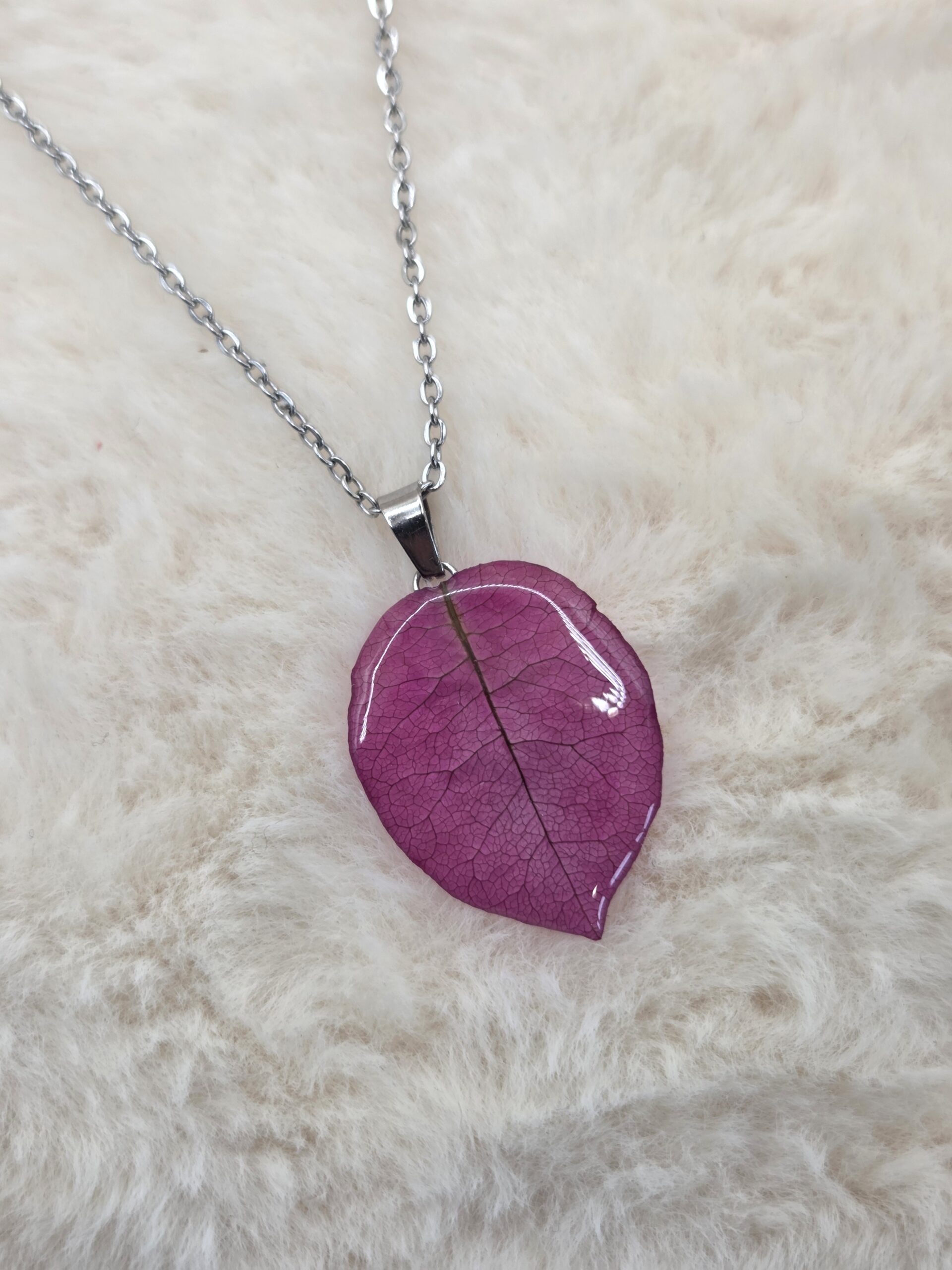 🌺 Pendentif Pétale de Bougainvillier Résiné -petit modèle – Élégance Florale & Naturelle – Image 2