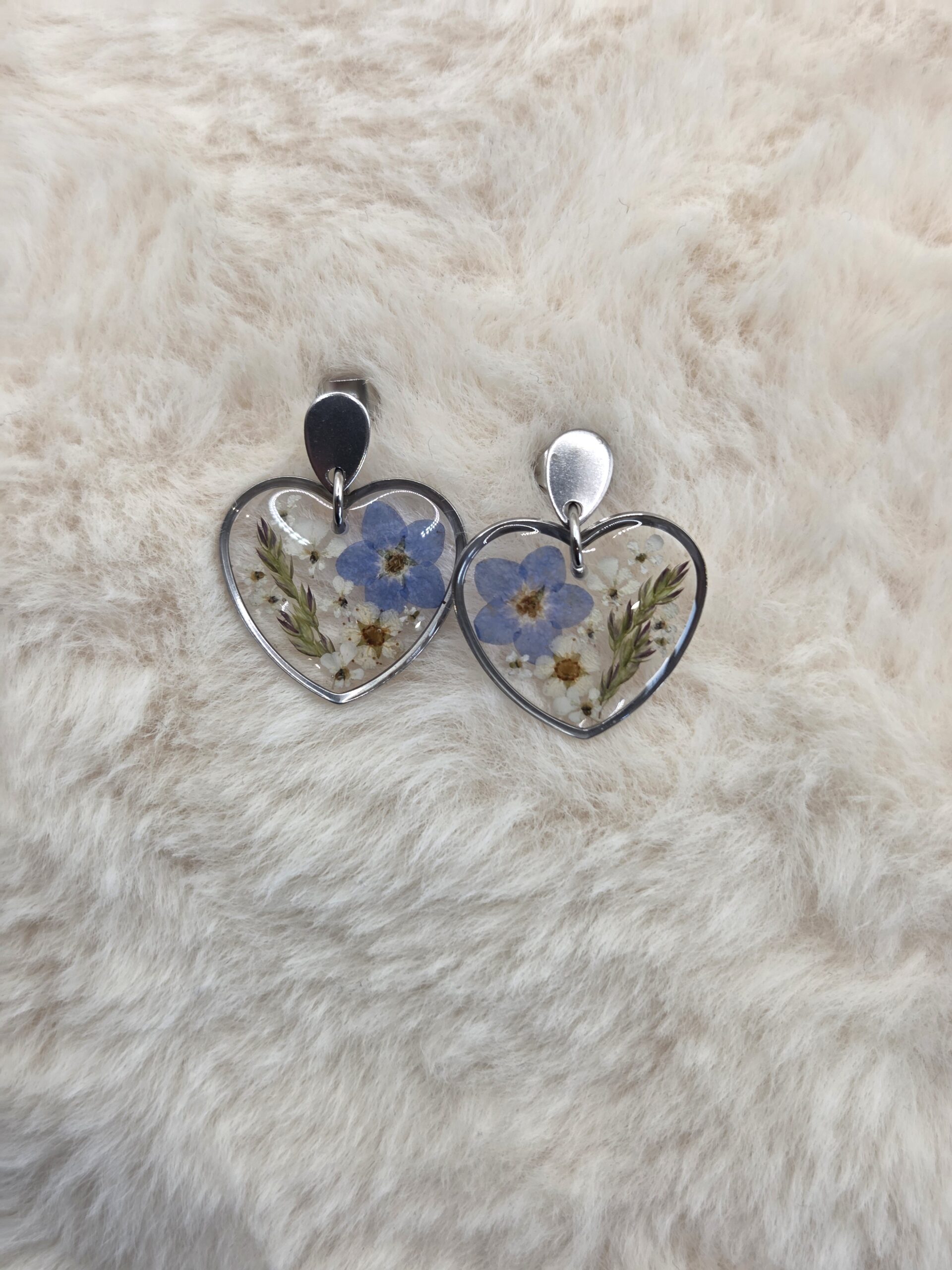 💙✨ Boucles d’oreilles cœur – Fleurs séchées & acier inoxydable – Image 2