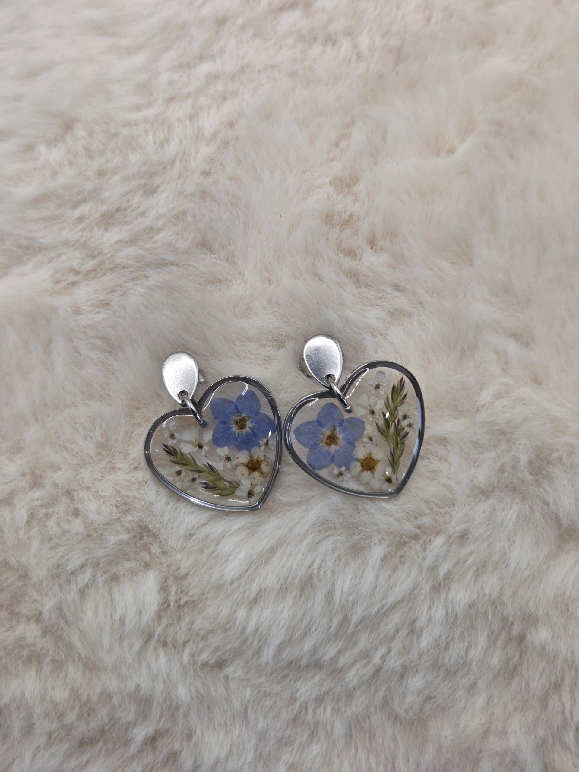 💙✨ Boucles d’oreilles cœur – Fleurs séchées & acier inoxydable – Image 4