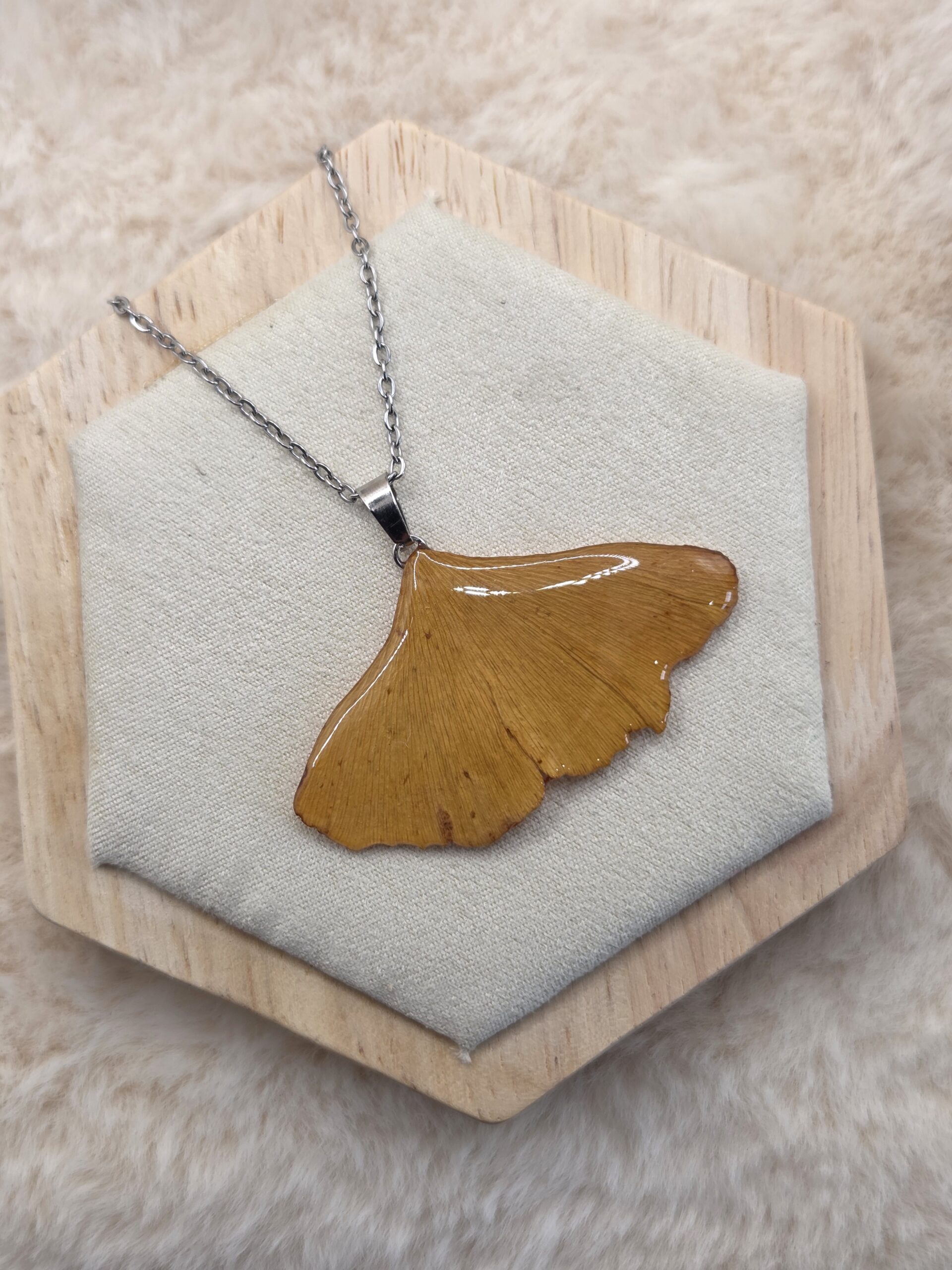 🍃 Pendentif Feuille de Ginkgo Véritable – Acier Inoxydable & Élégance Naturelle 🍃