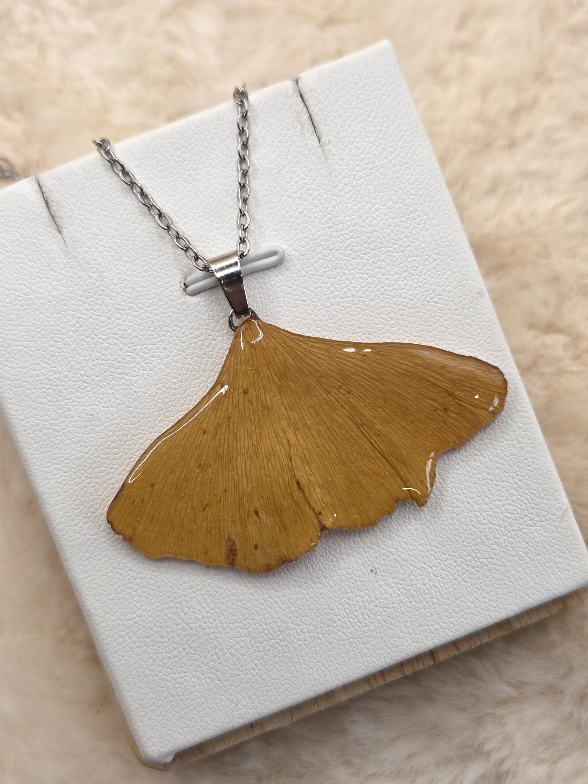 🍃 Pendentif Feuille de Ginkgo Véritable – Acier Inoxydable & Élégance Naturelle 🍃 – Image 2