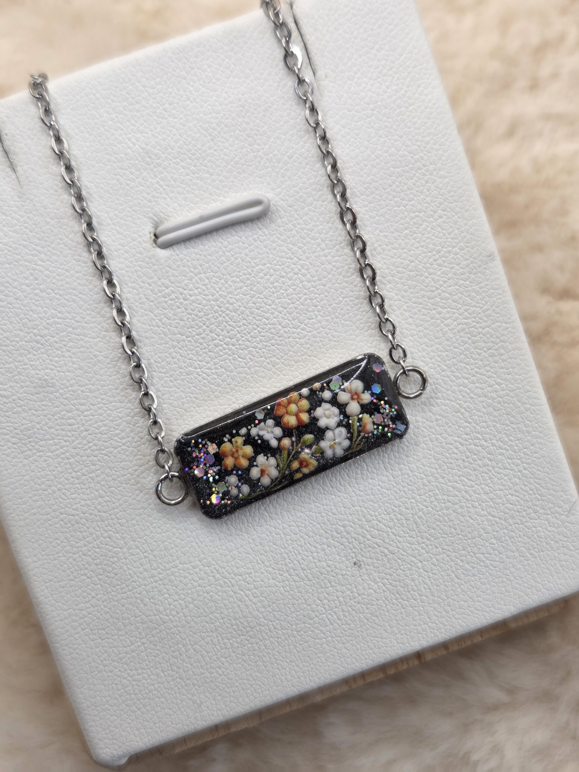 ✨ Collier Barre Fleurie – Élégance Florale & Éclat Scintillant ✨ – Image 3