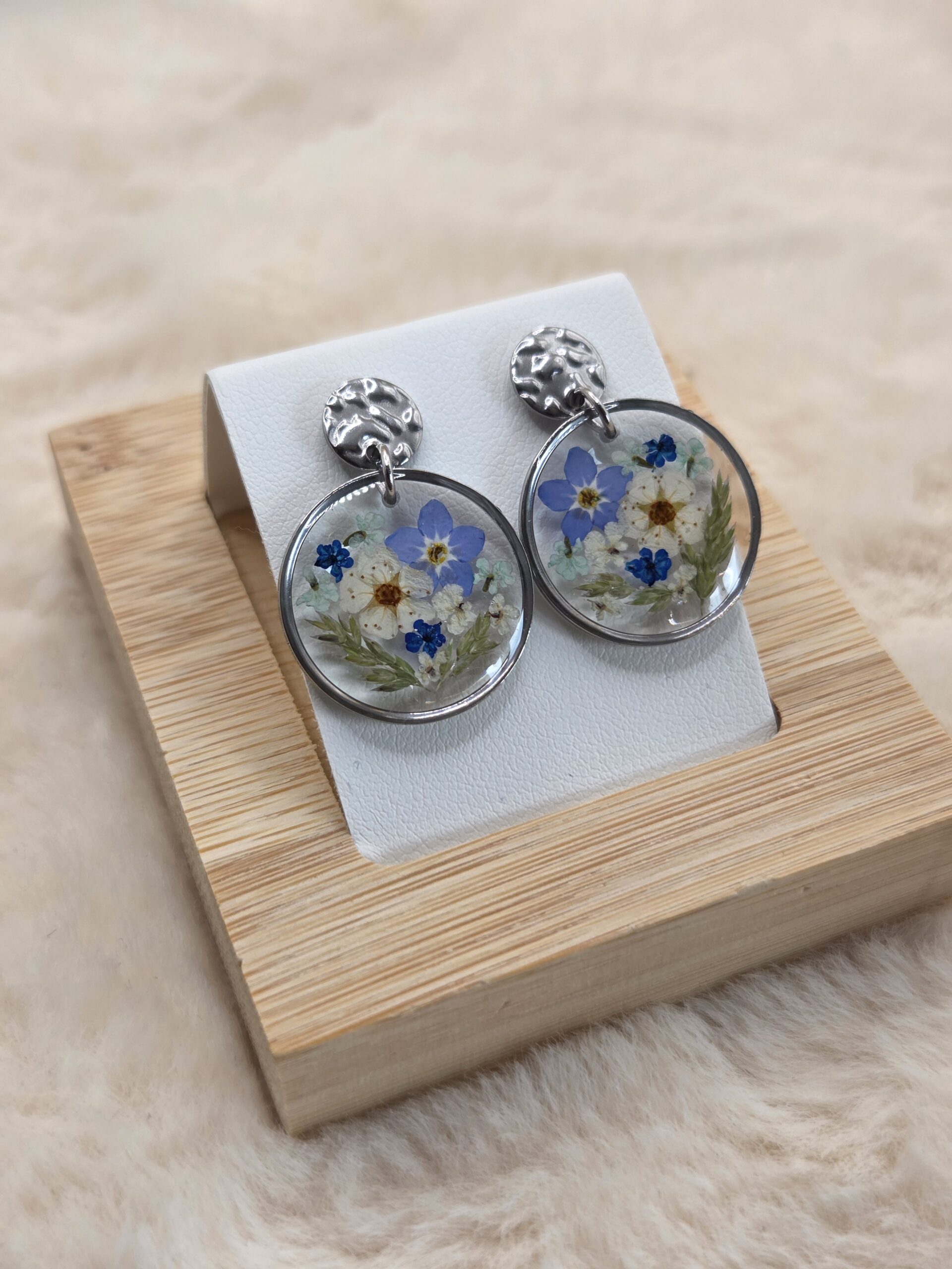 🌸✨ Boucles d’oreilles rondes – Fleurs séchées & acier inoxydable – Image 4