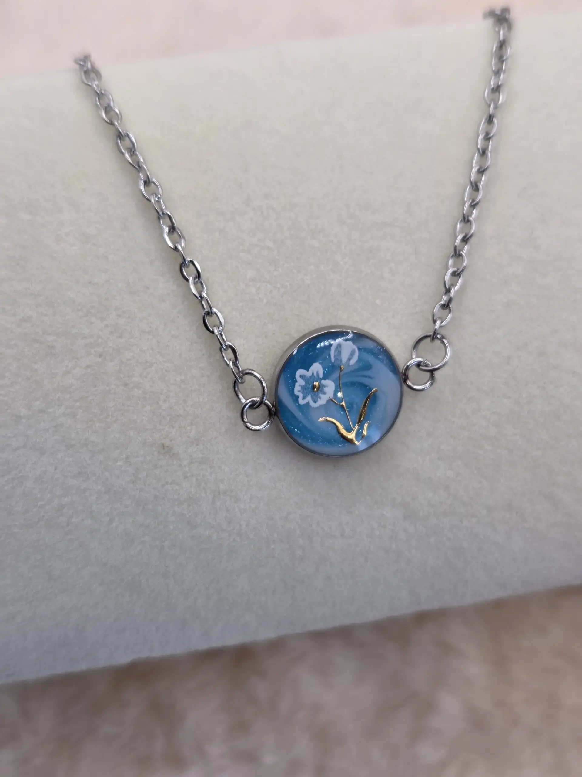 ✨ Bracelet Cabochon Rond – Bleu Lumineux & Fleurs Dorées ✨